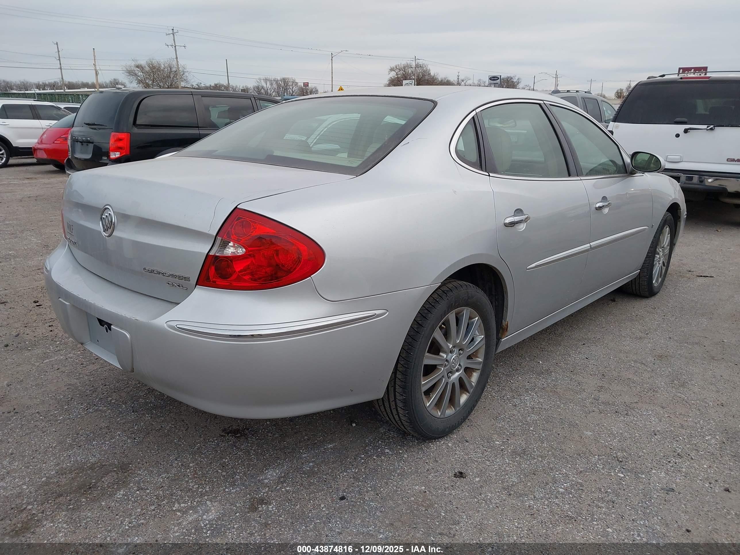 BUICK LACROSSE image 4
