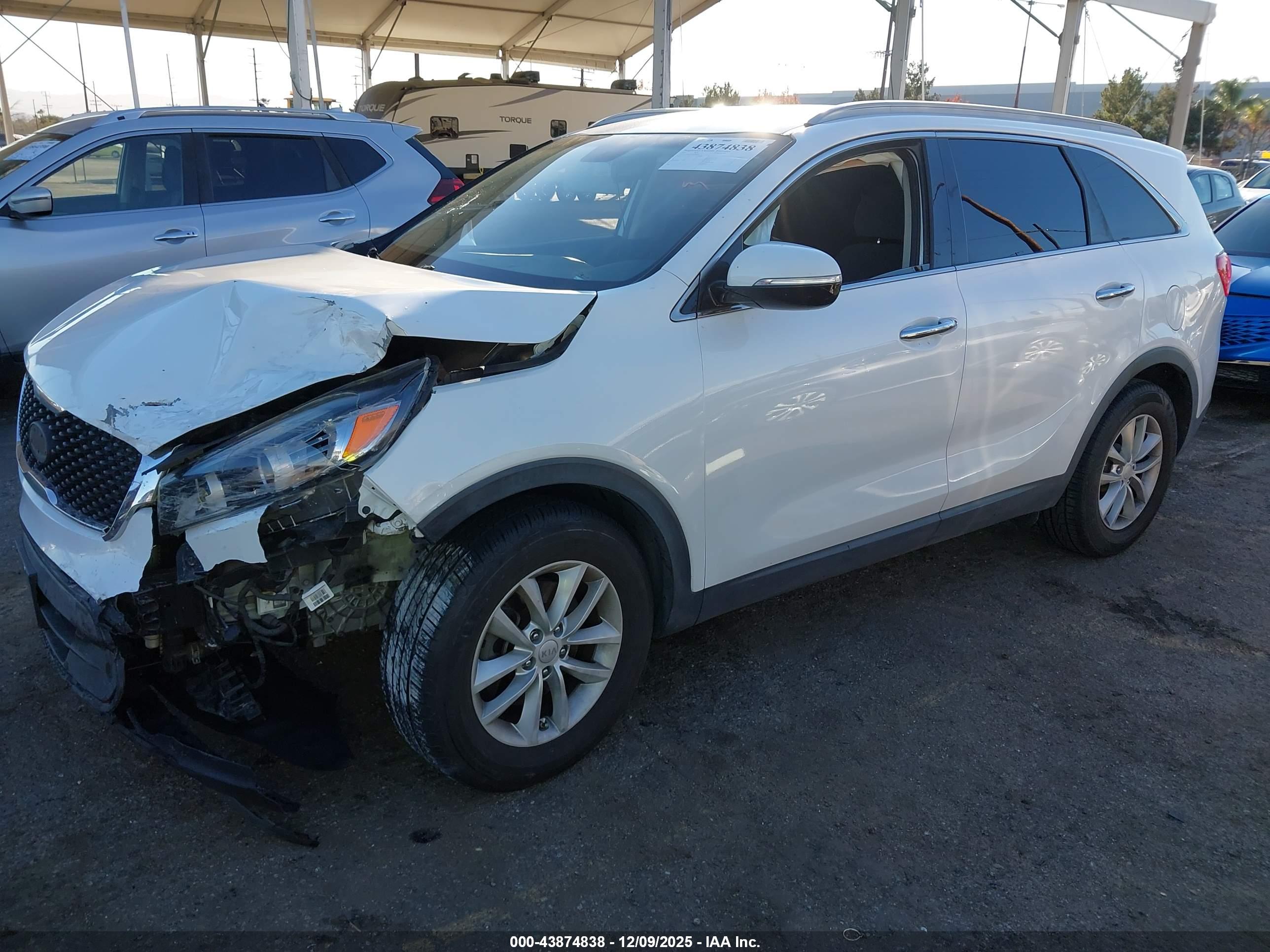 KIA SORENTO image 2