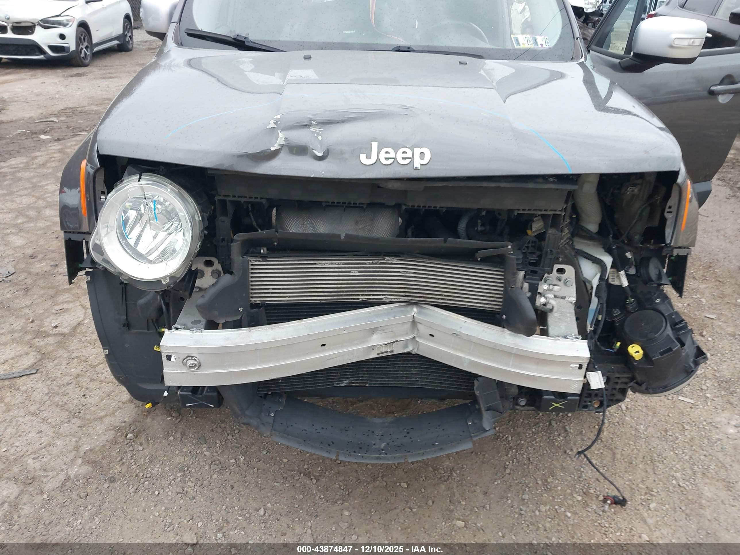 JEEP RENEGADE image 10