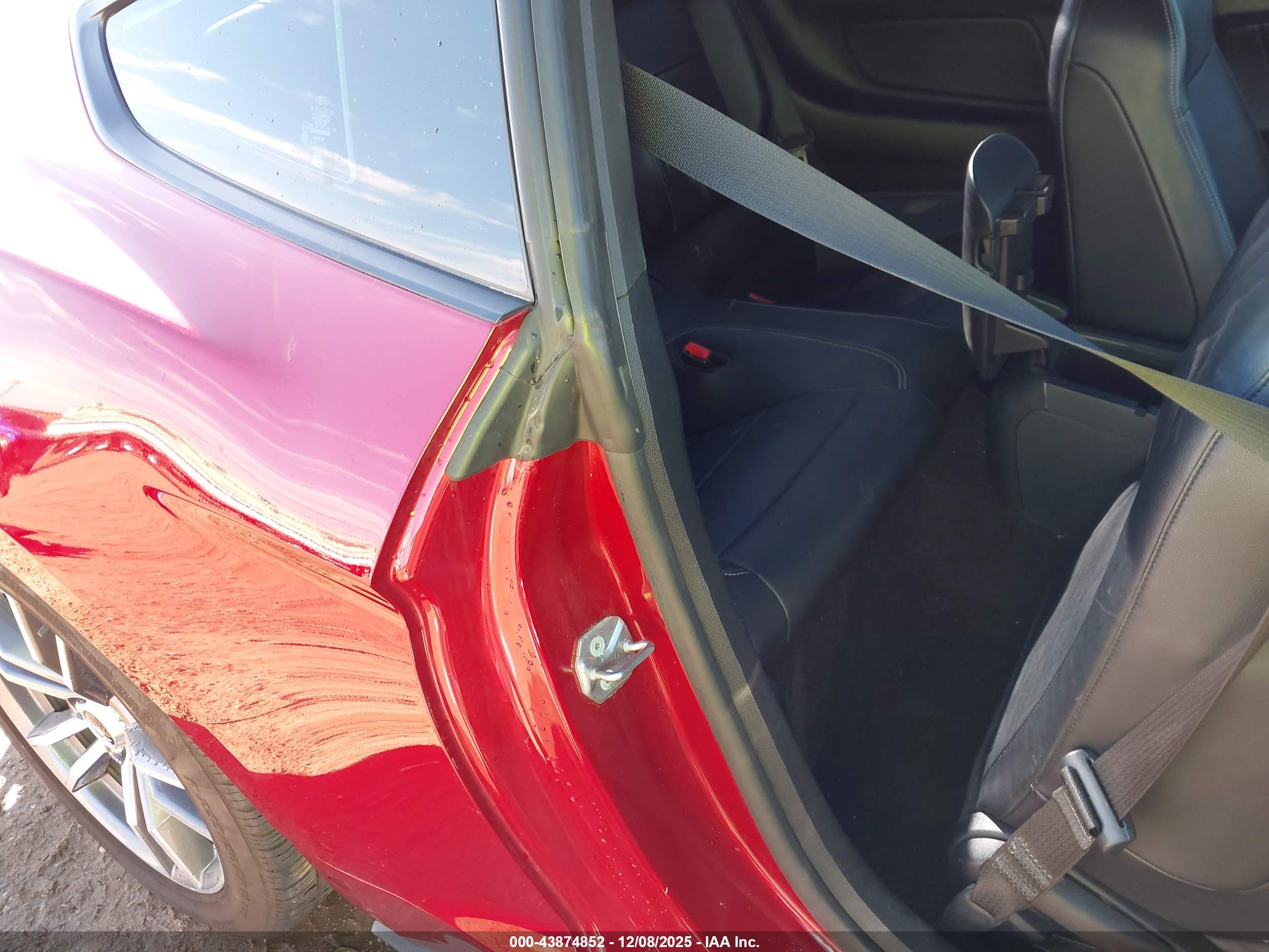 FORD MUSTANG image 8