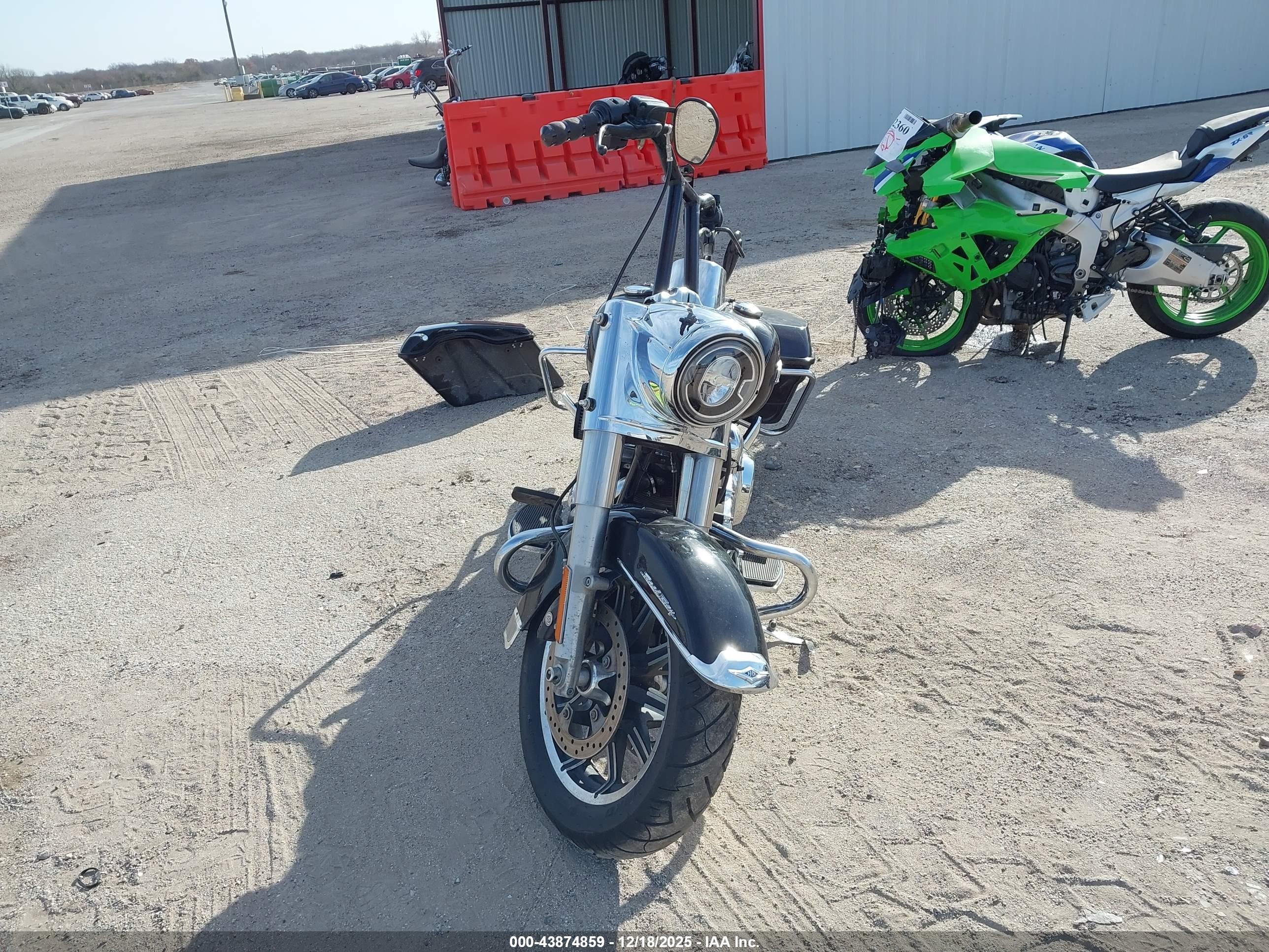HARLEY-DAVIDSON FLHR image 5