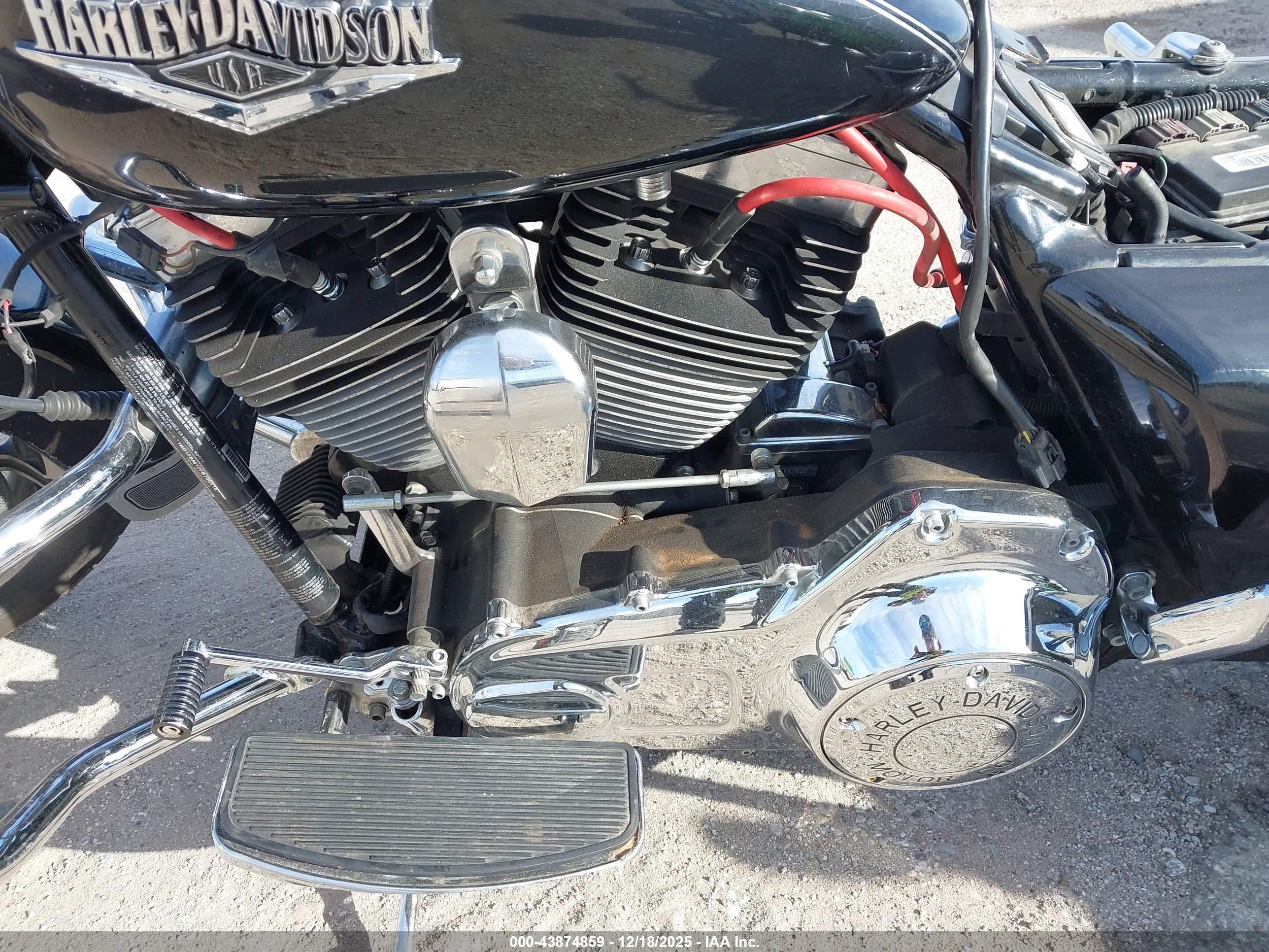 HARLEY-DAVIDSON FLHR image 9