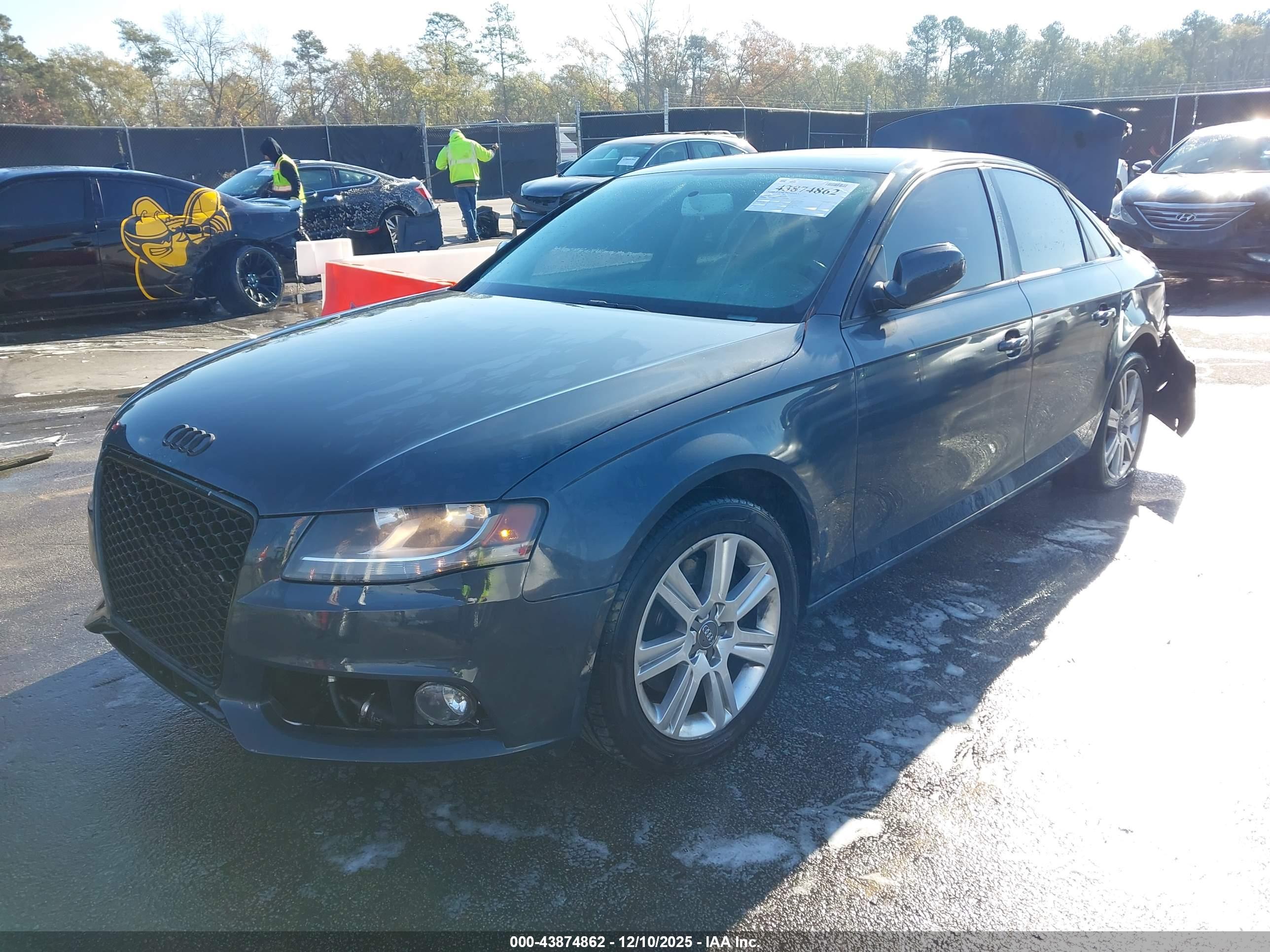 AUDI A4 image 2