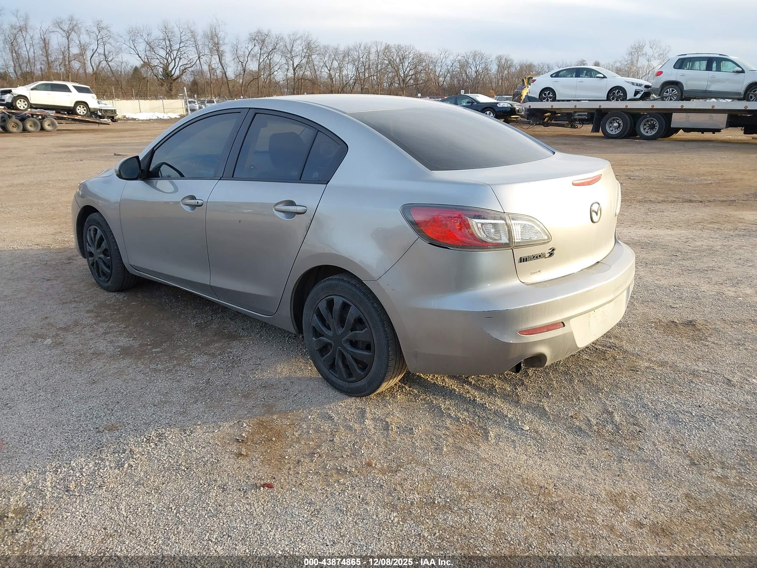 MAZDA MAZDA3 image 3