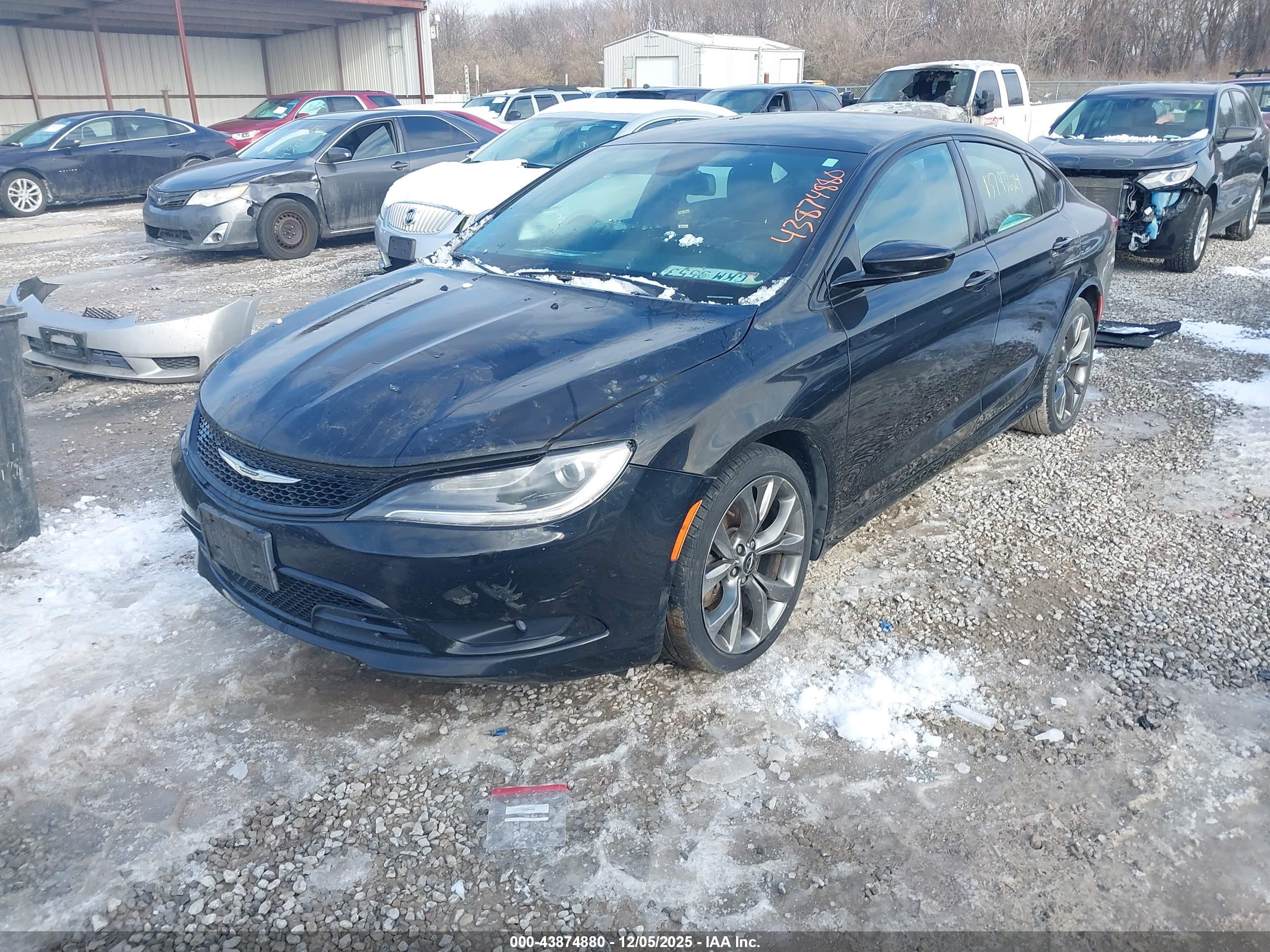 CHRYSLER 200 image 2