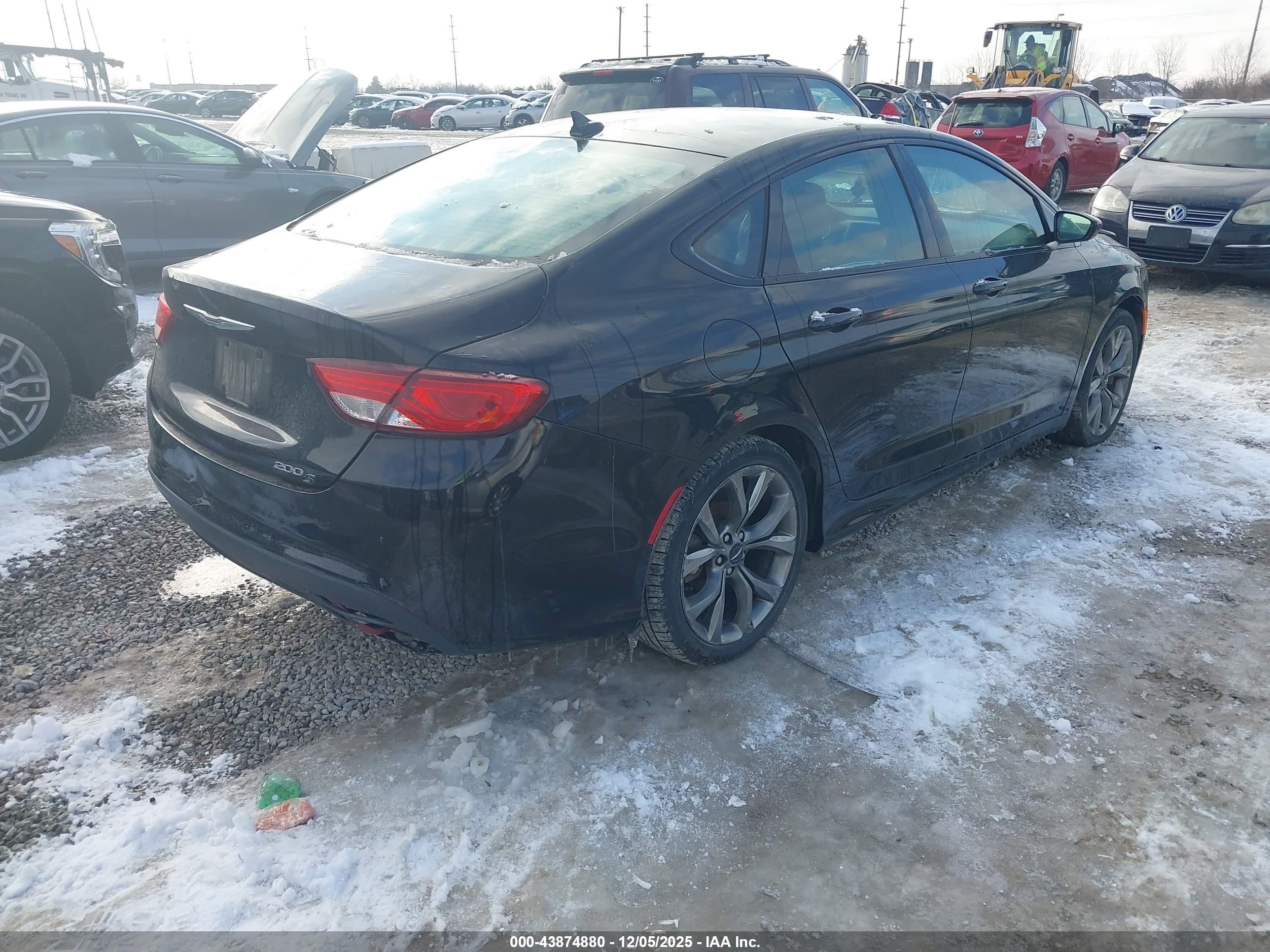 CHRYSLER 200 image 4