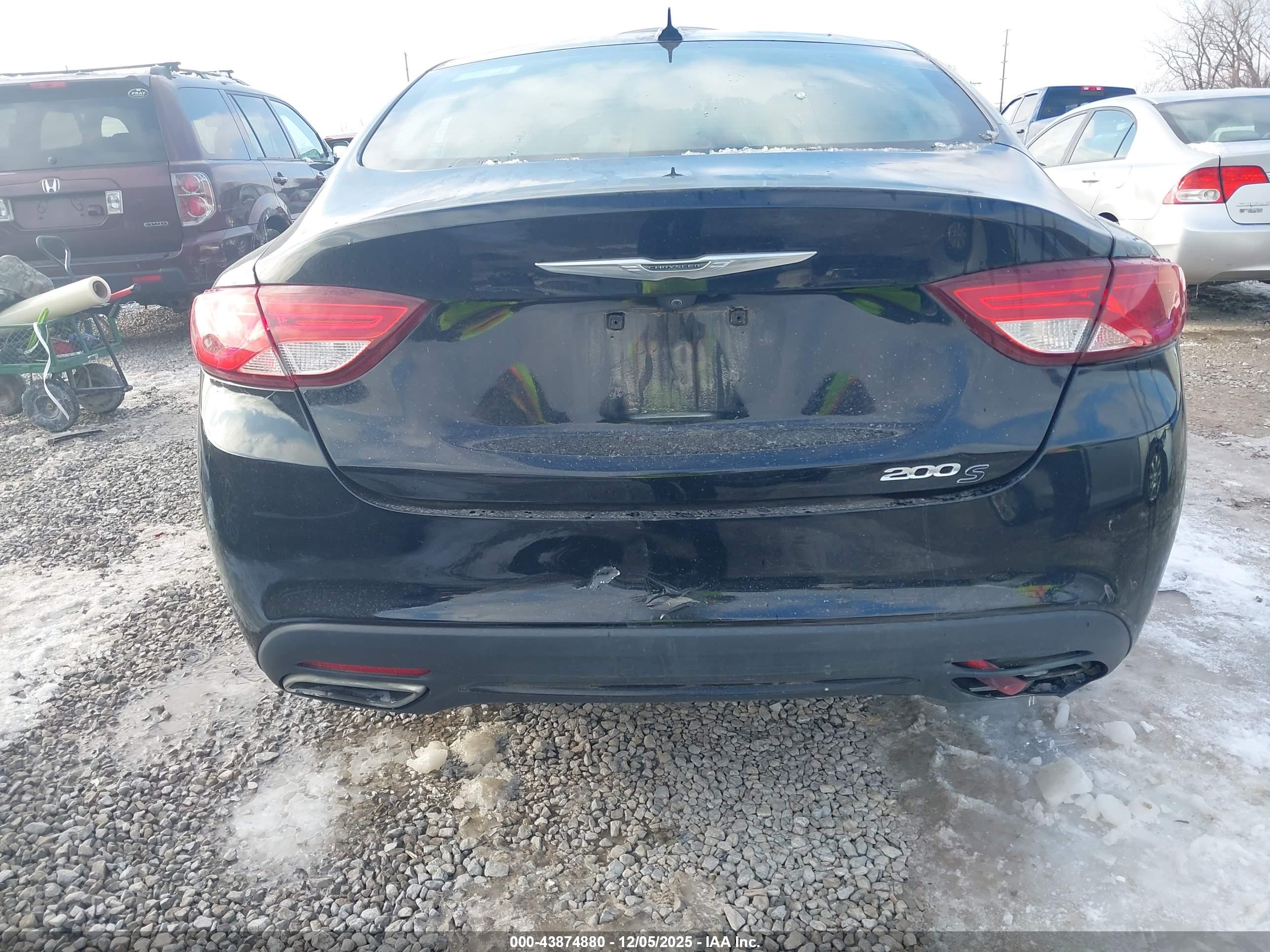 CHRYSLER 200 image 6