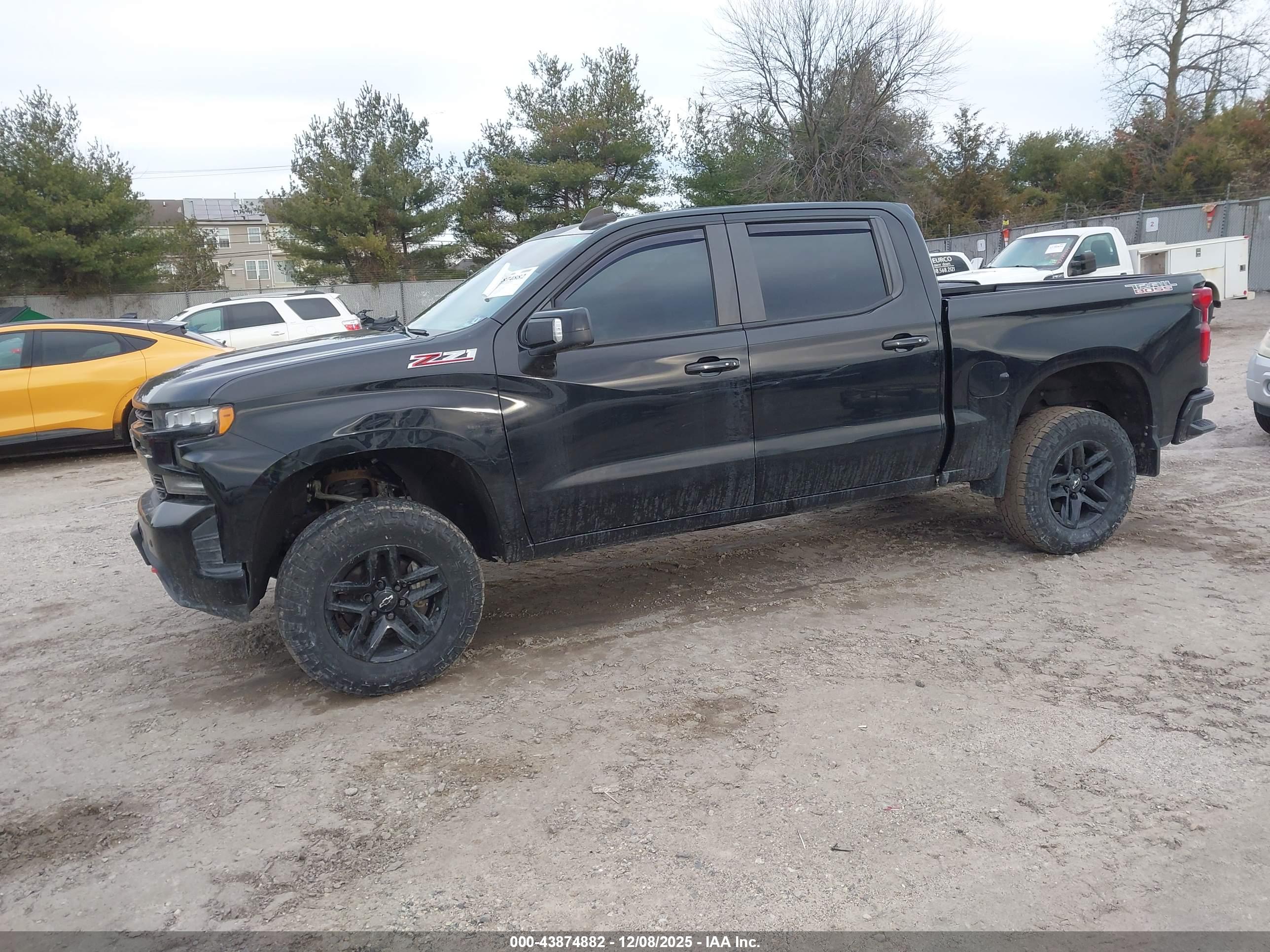 CHEVROLET SILVERADO image 2