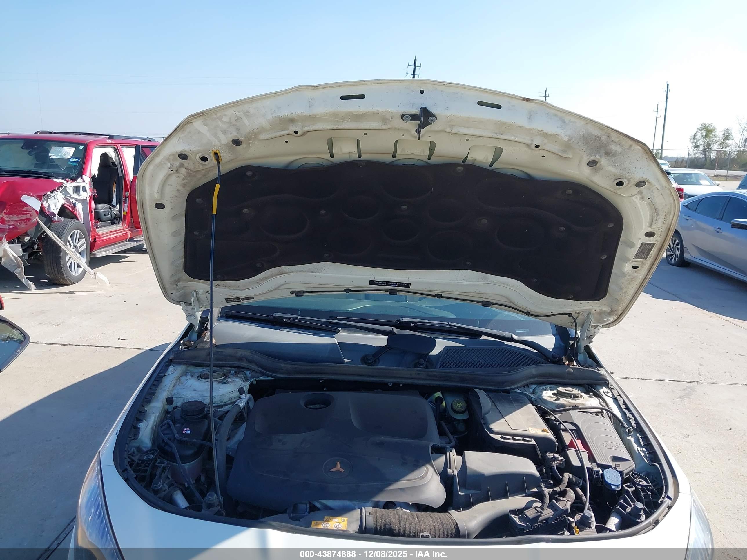 MERCEDES-BENZ CLA image 10
