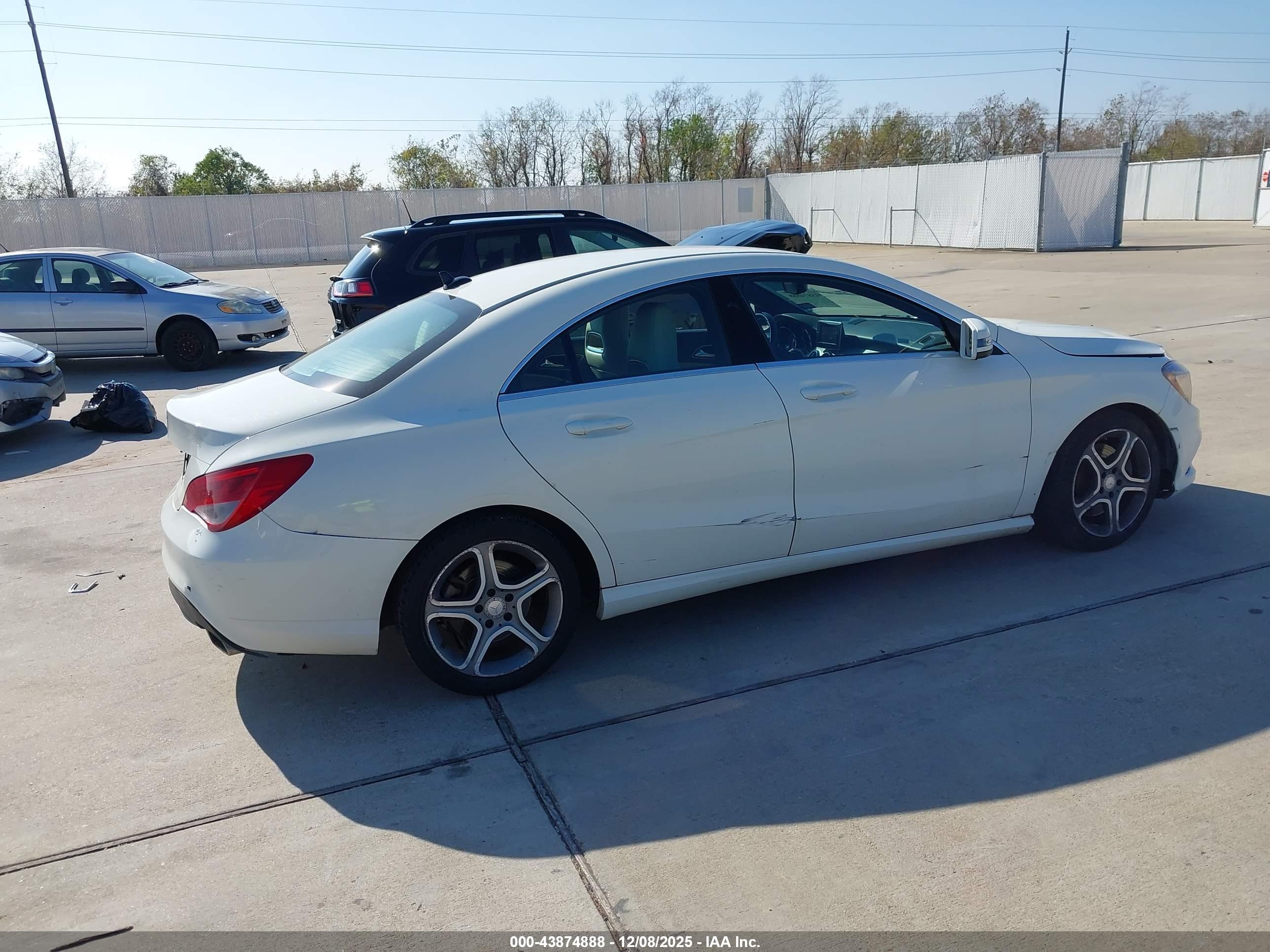 MERCEDES-BENZ CLA image 4