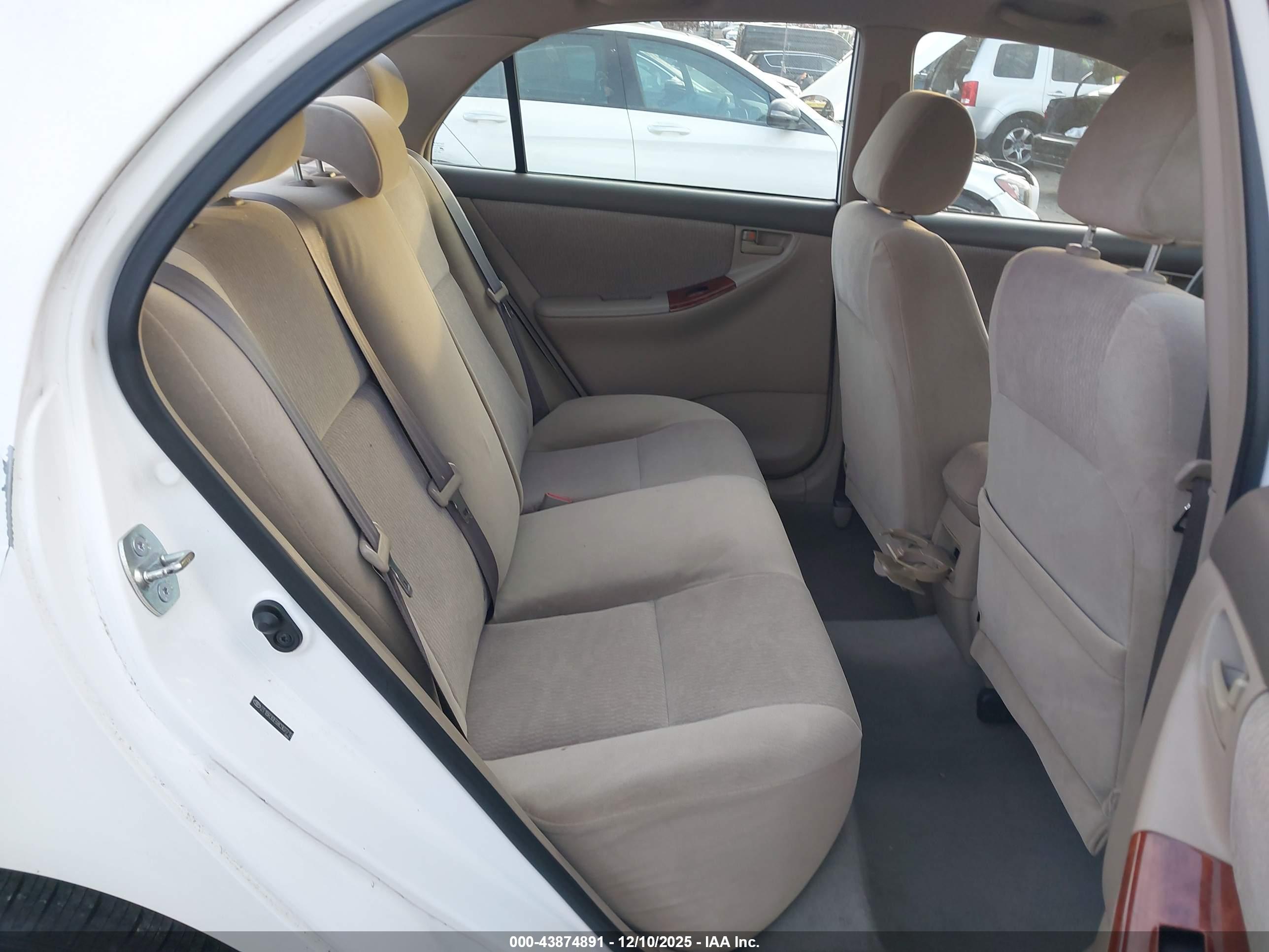 TOYOTA COROLLA image 8