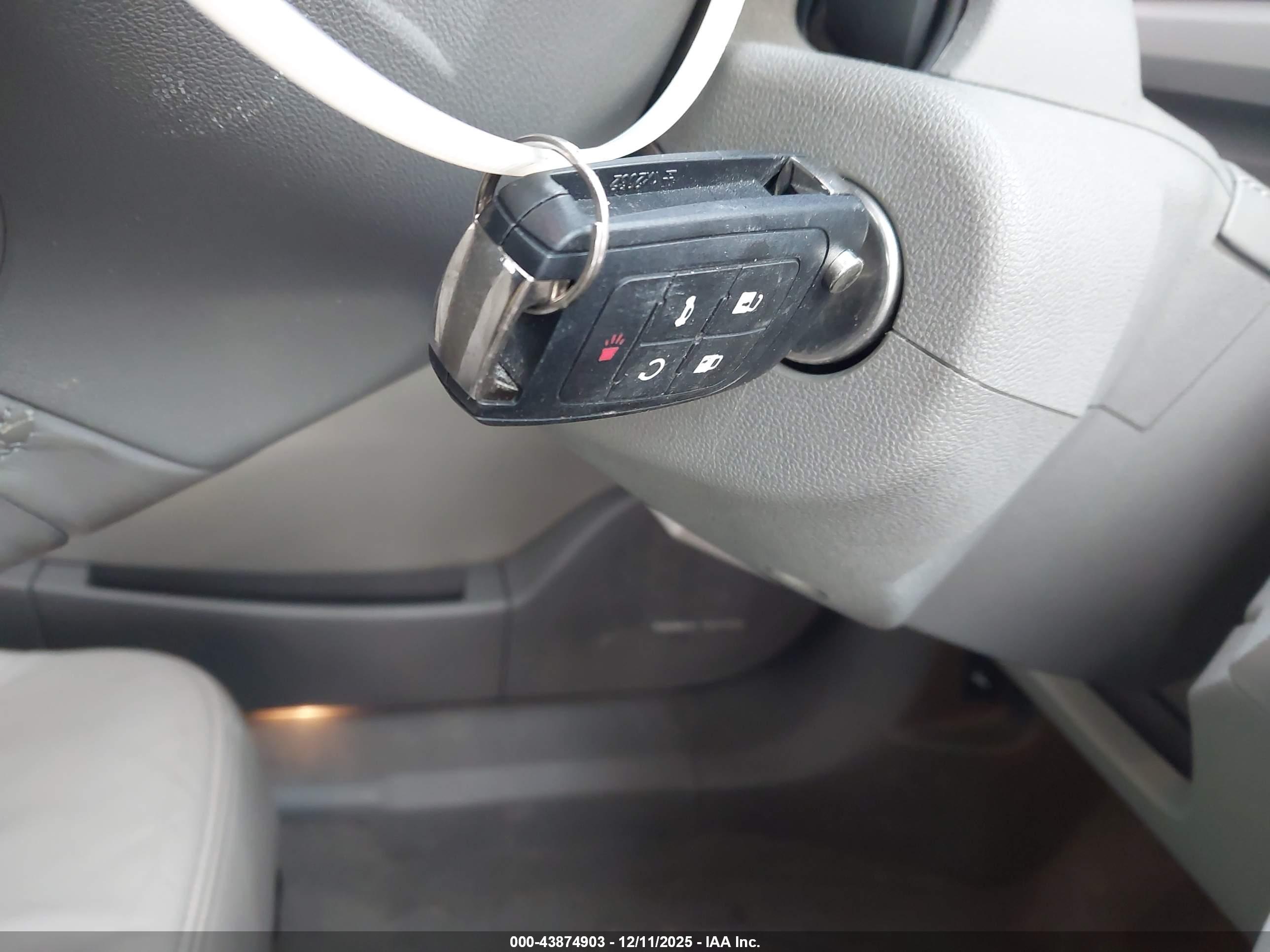 BUICK LACROSSE image 11