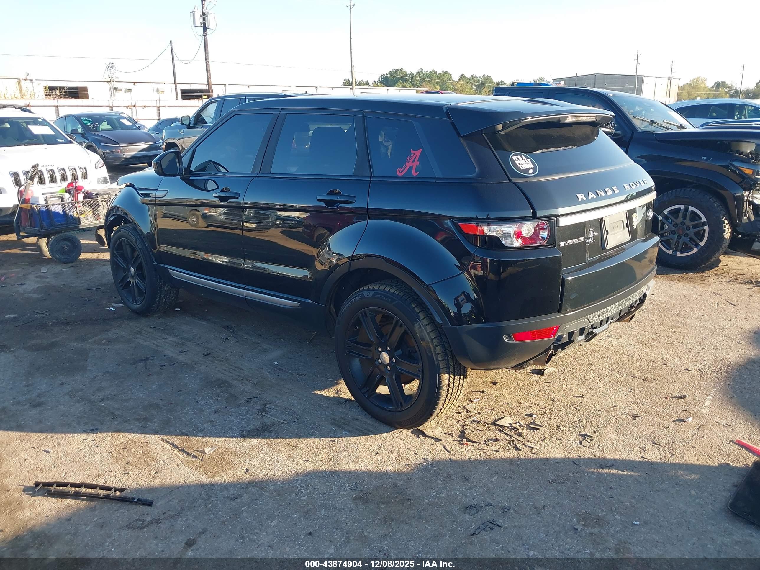 LAND ROVER image 3
