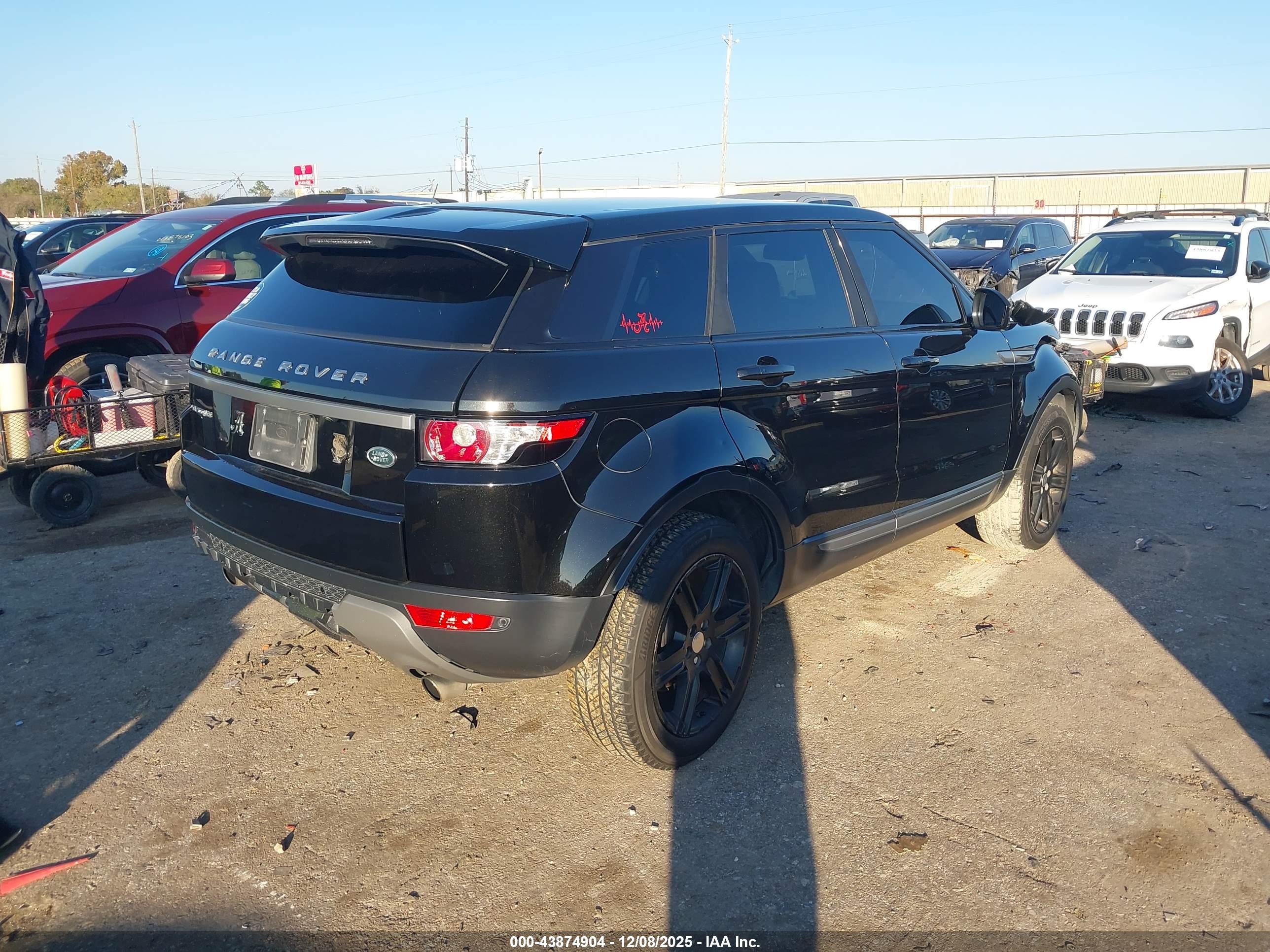 LAND ROVER image 4