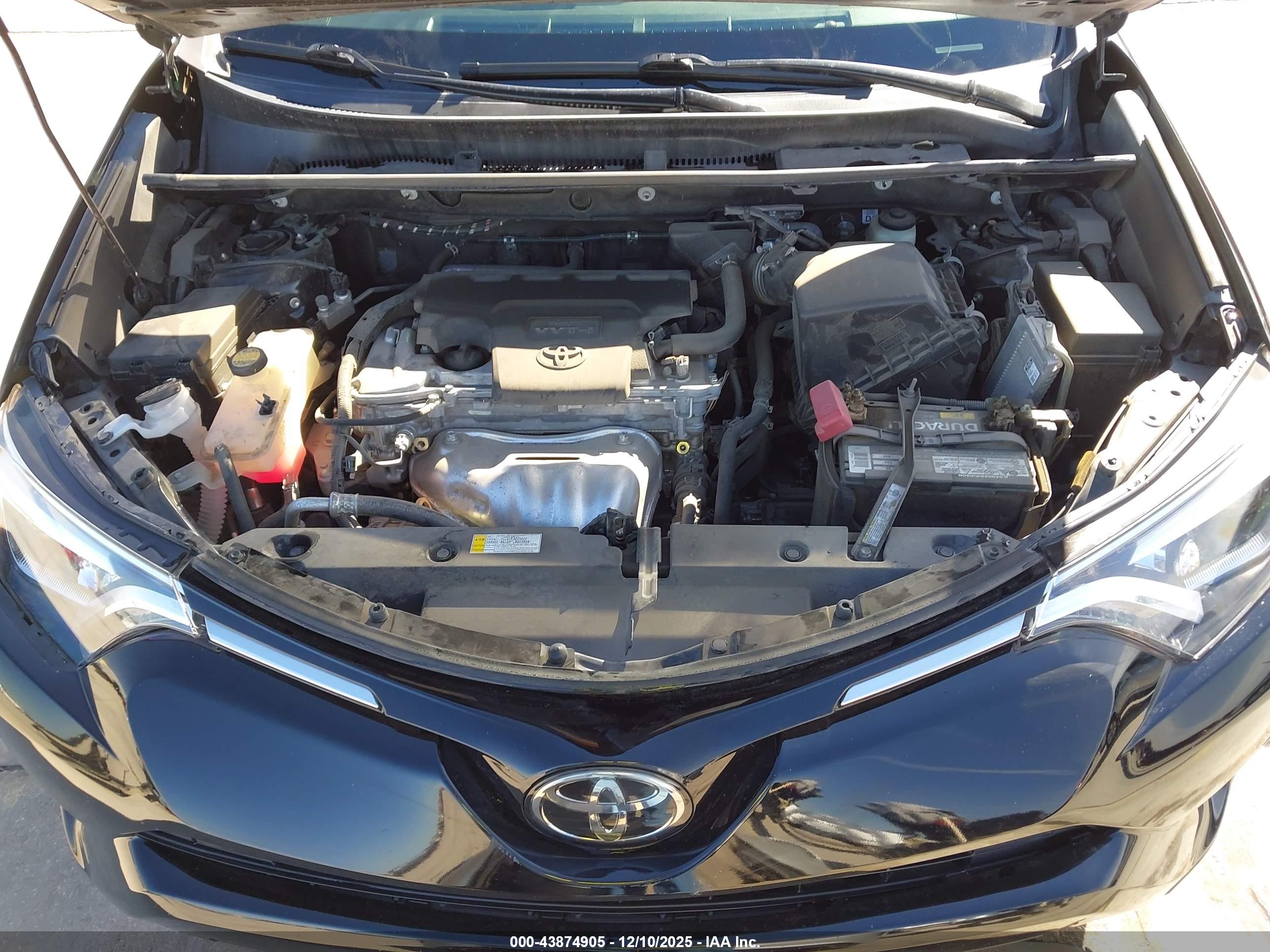 TOYOTA RAV4 image 10
