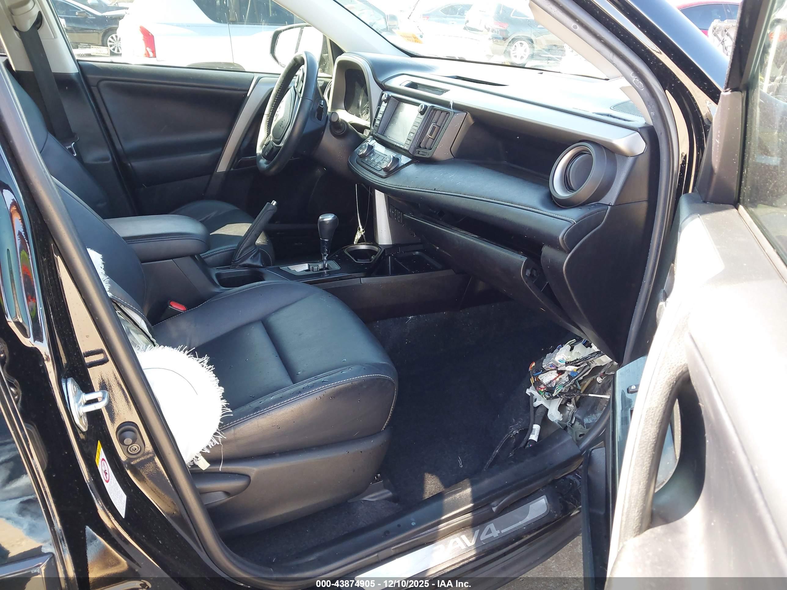 TOYOTA RAV4 image 5