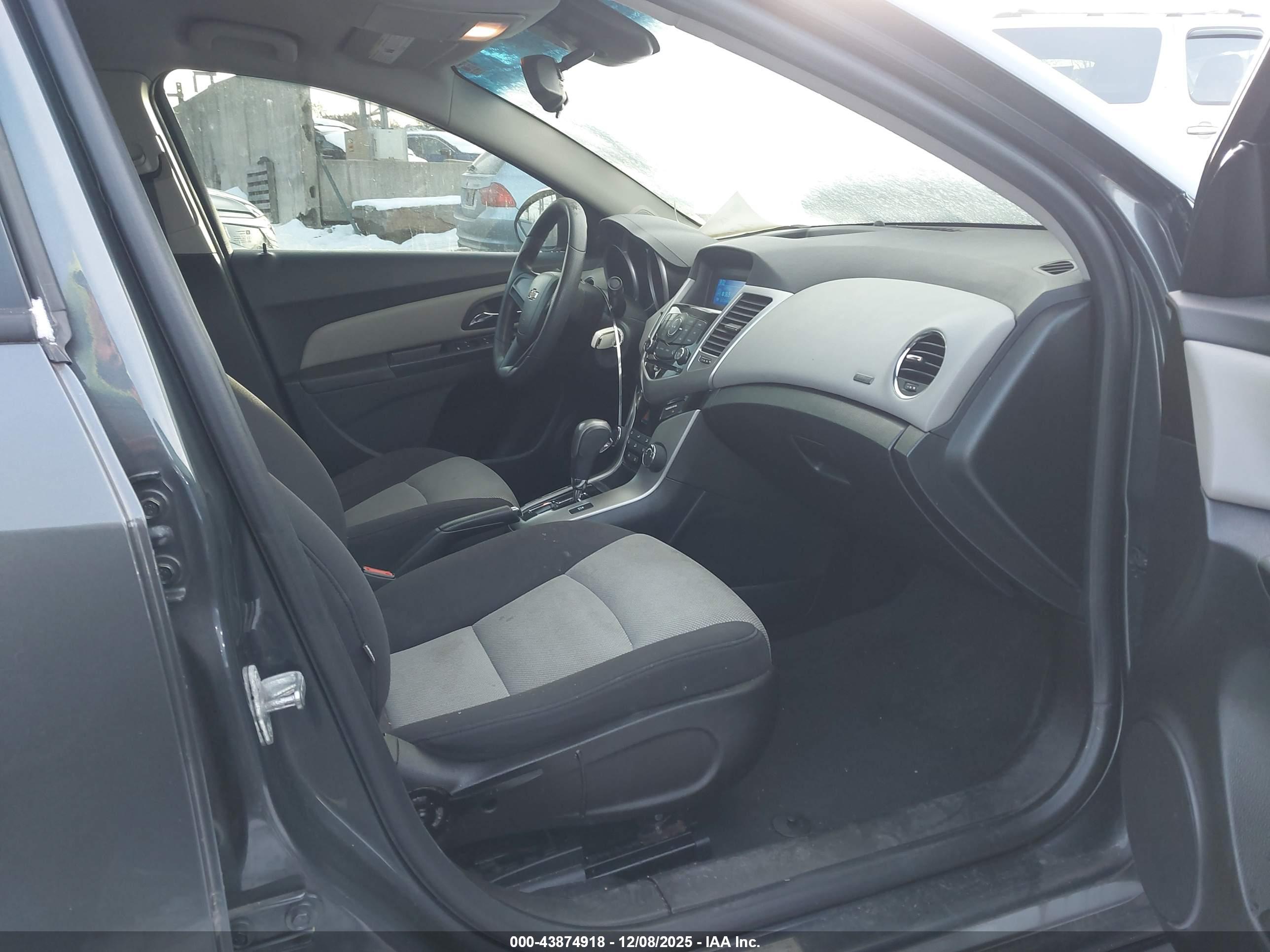 CHEVROLET CRUZE image 5