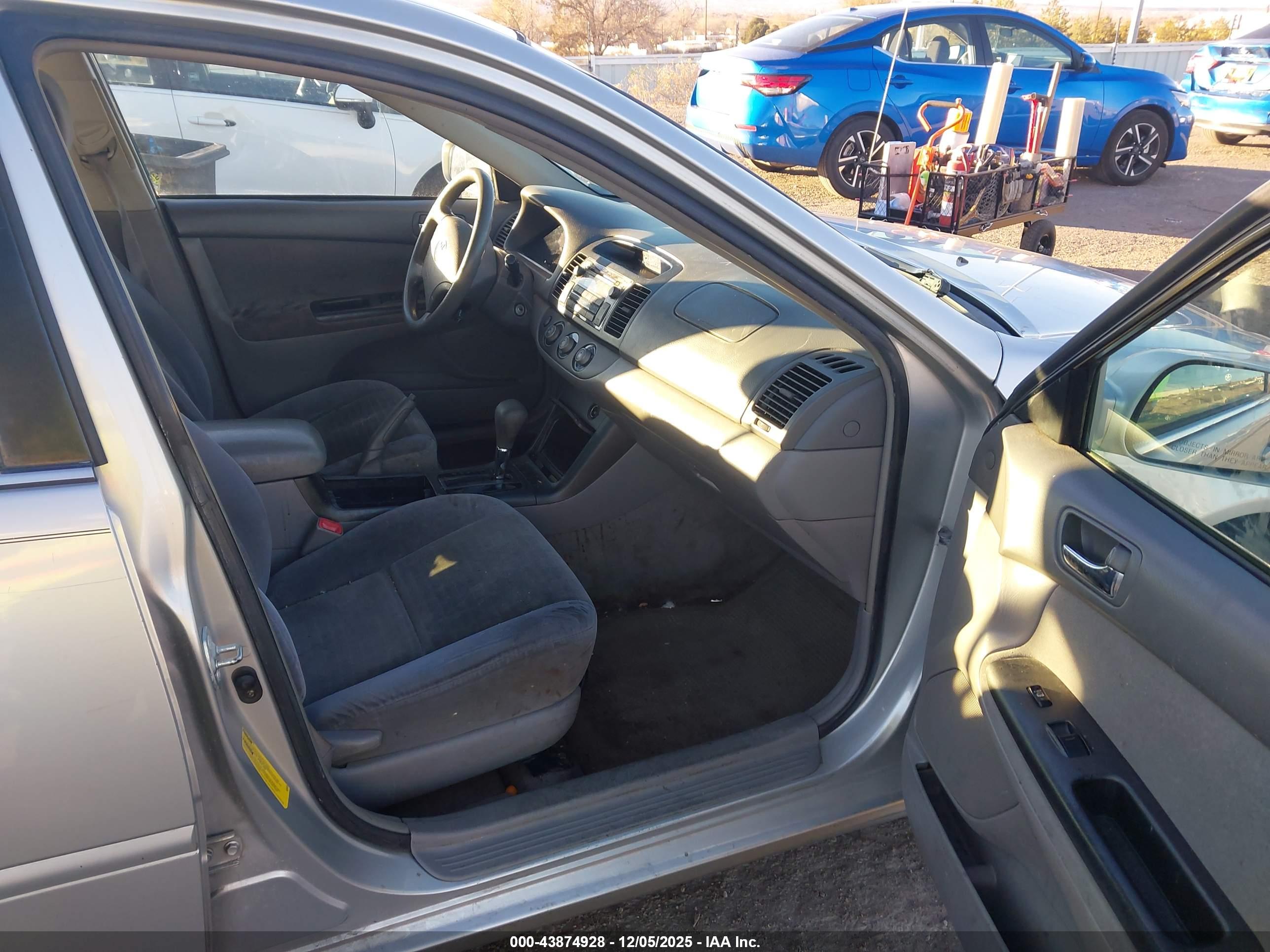 TOYOTA CAMRY image 5