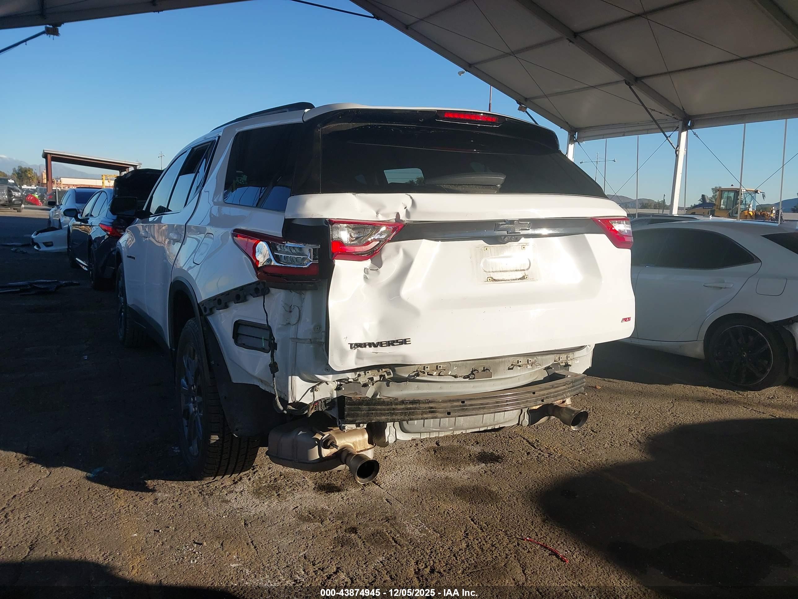 CHEVROLET TRAVERSE image 6