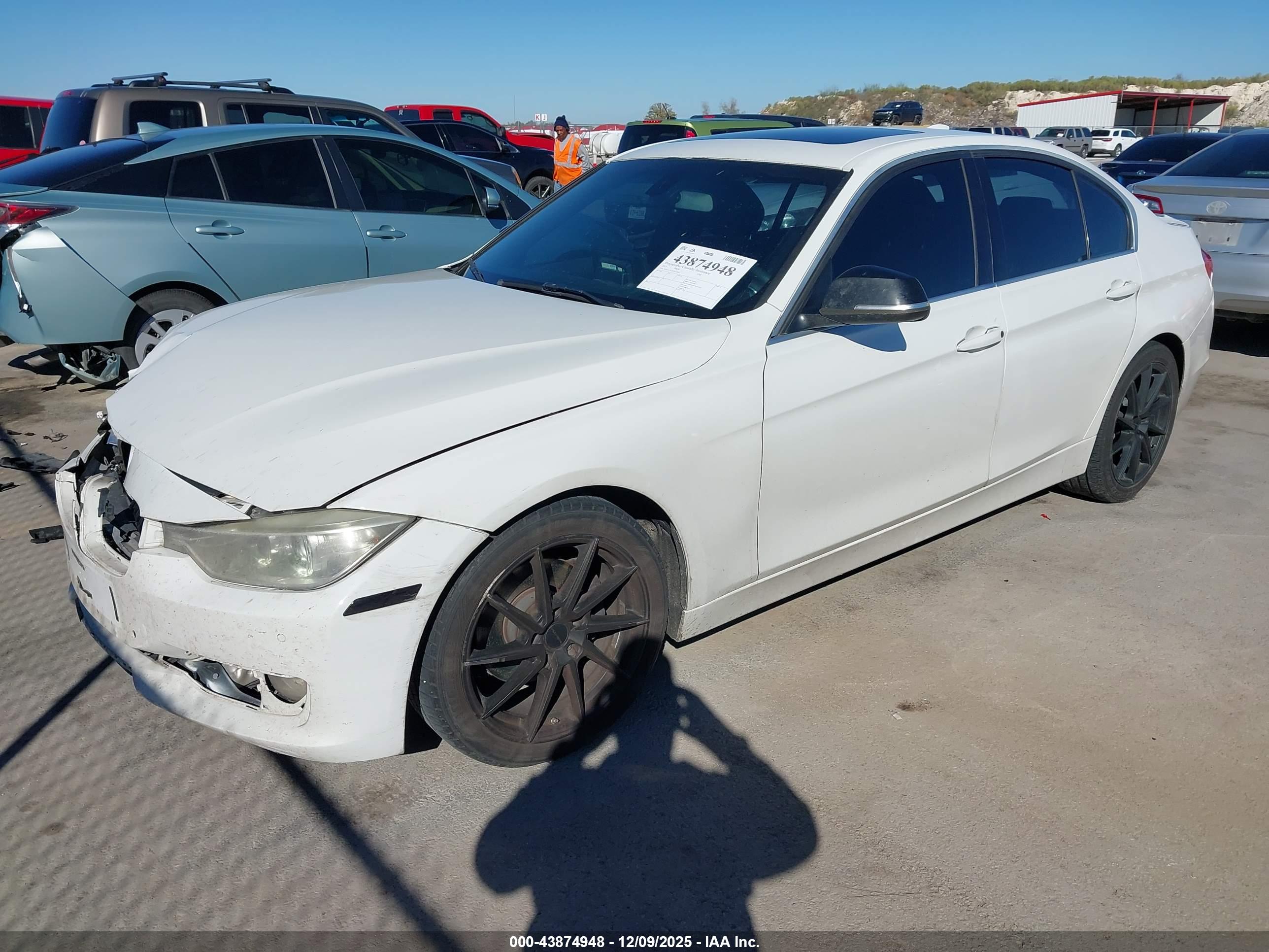 BMW 328I image 2