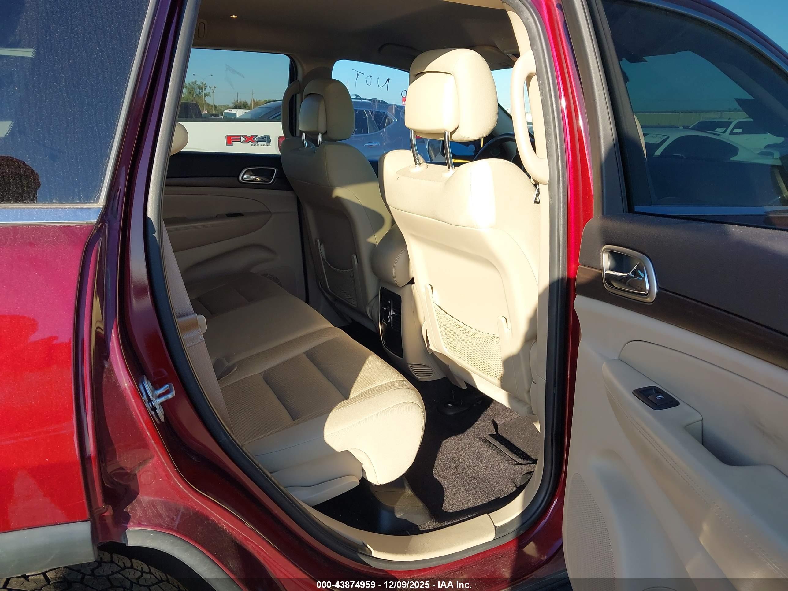 JEEP GRAND image 8
