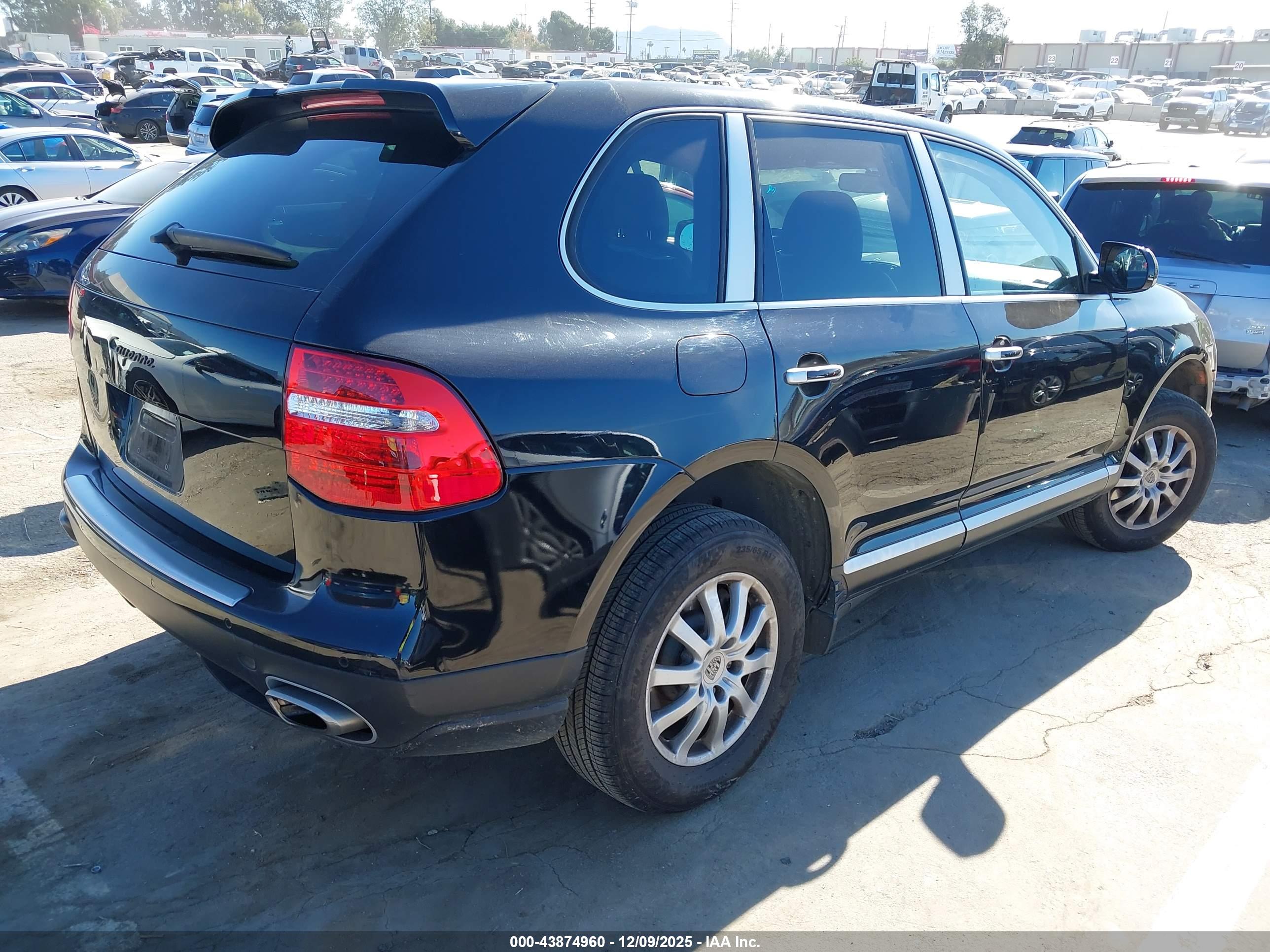 PORSCHE CAYENNE image 4