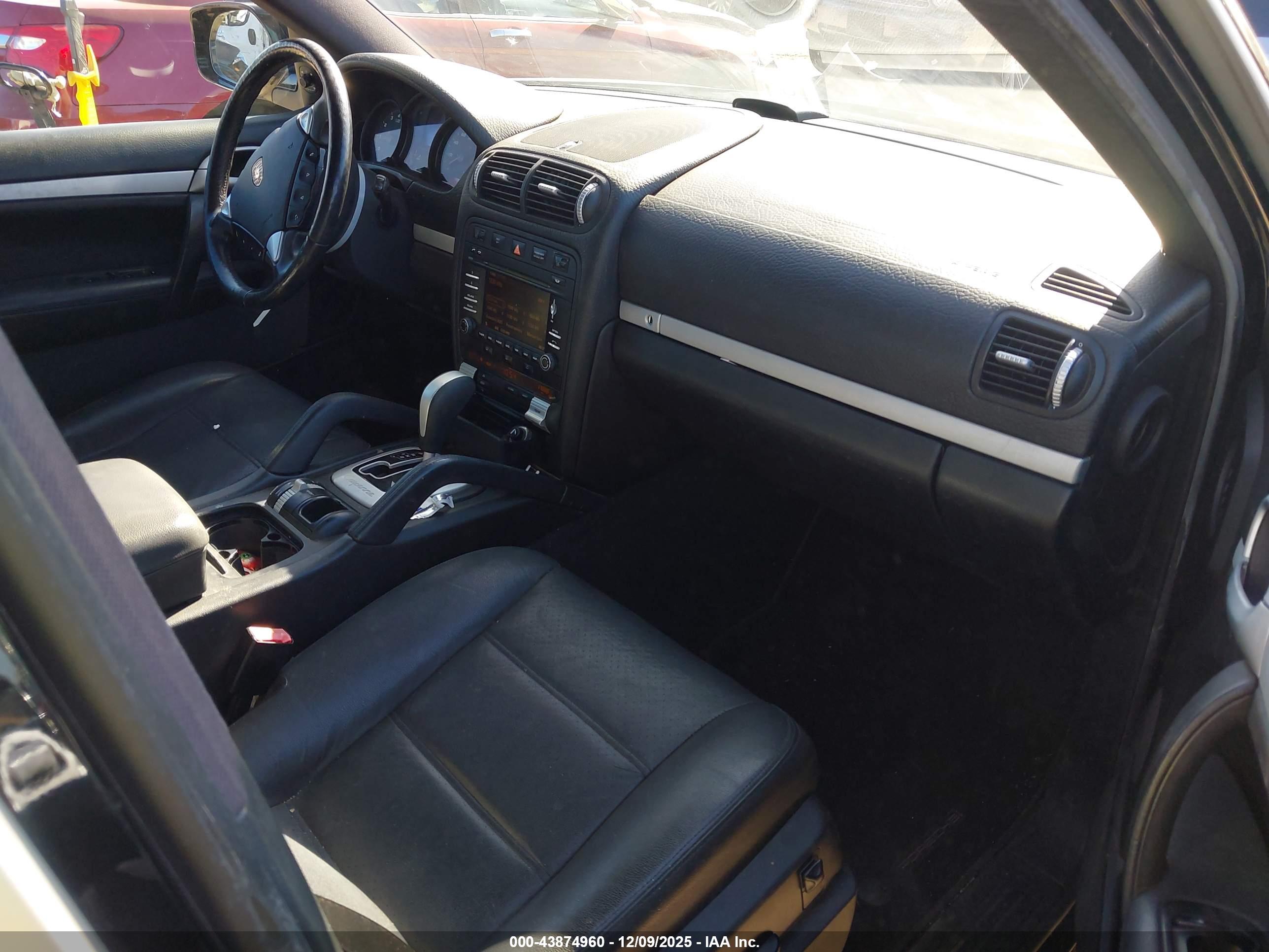 PORSCHE CAYENNE image 5