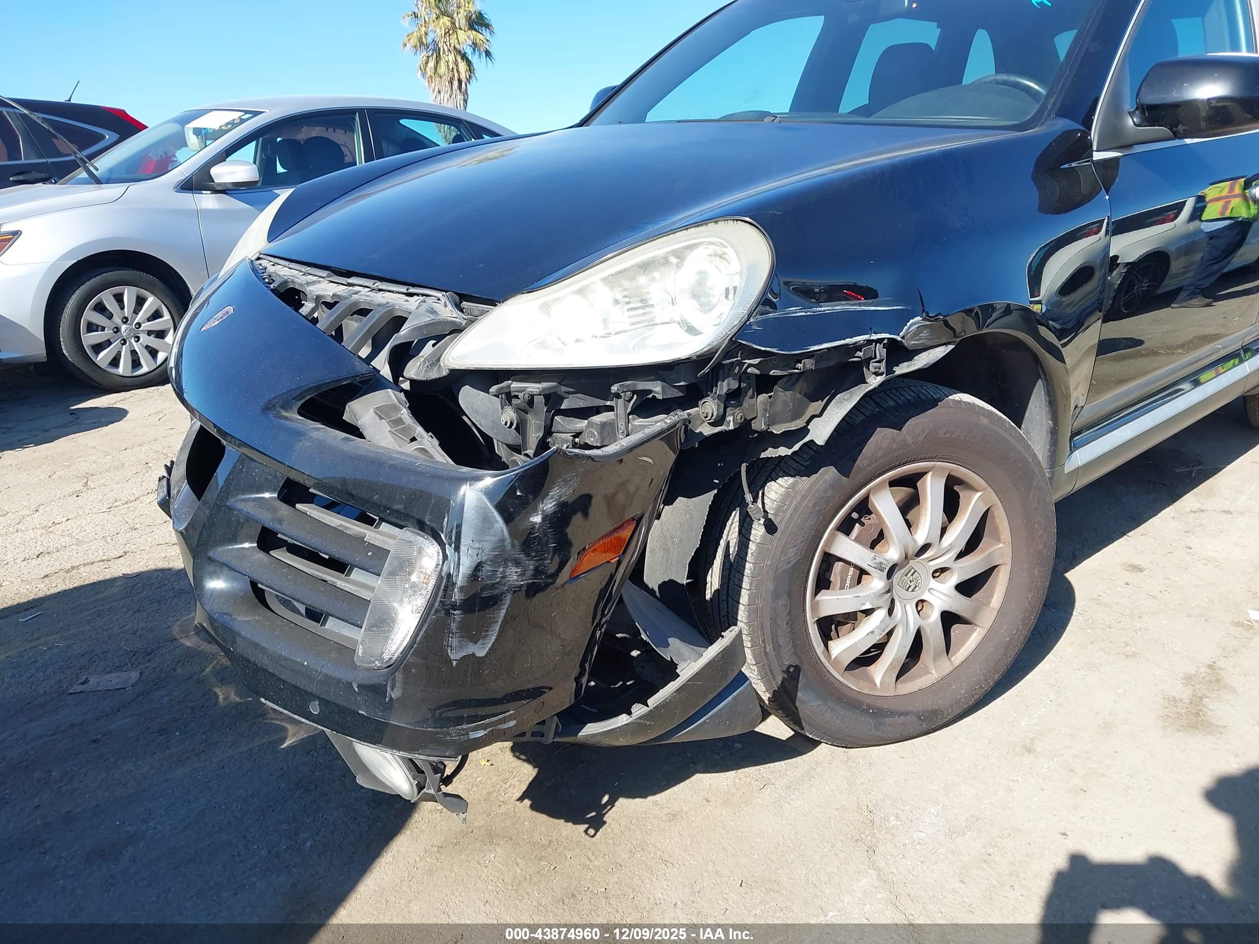 PORSCHE CAYENNE image 6