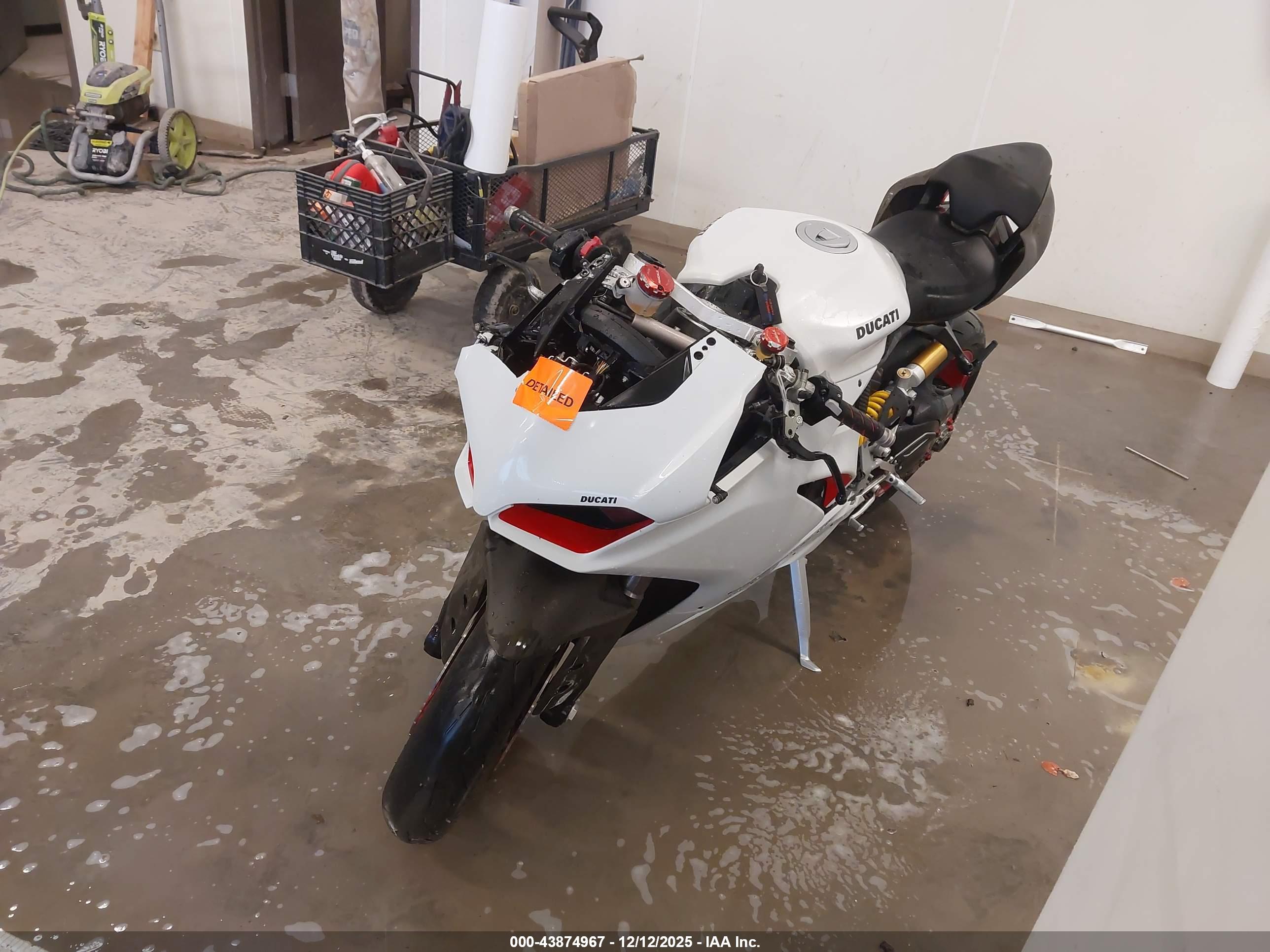 DUCATI PANIGALE image 2