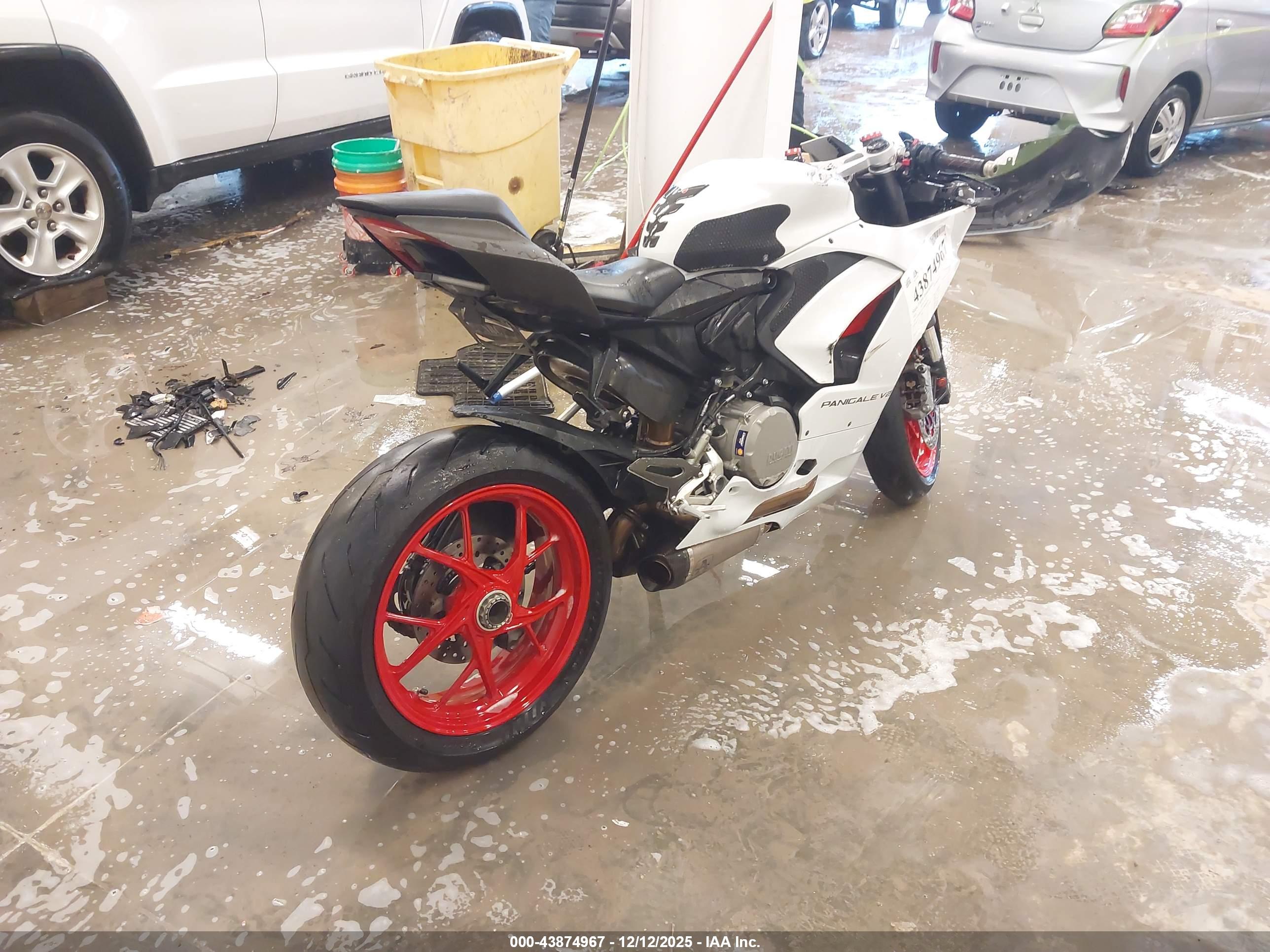 DUCATI PANIGALE image 4