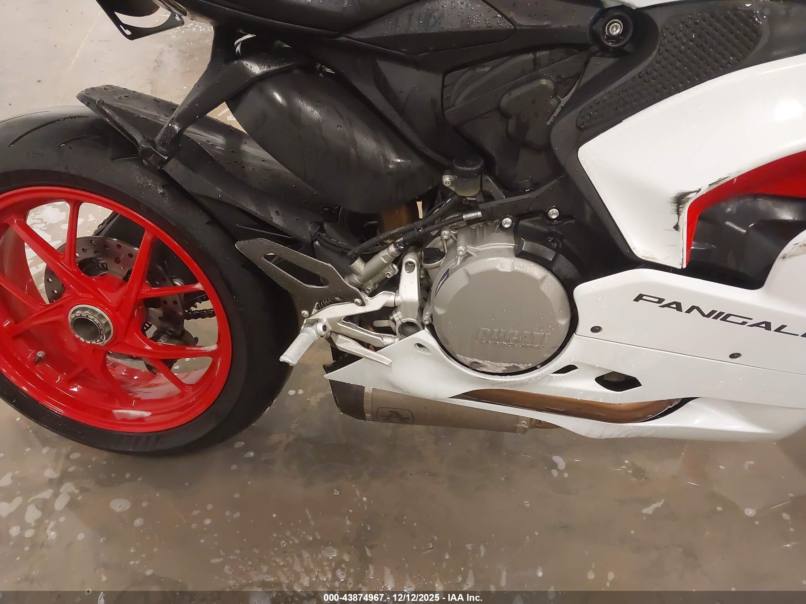 DUCATI PANIGALE image 8