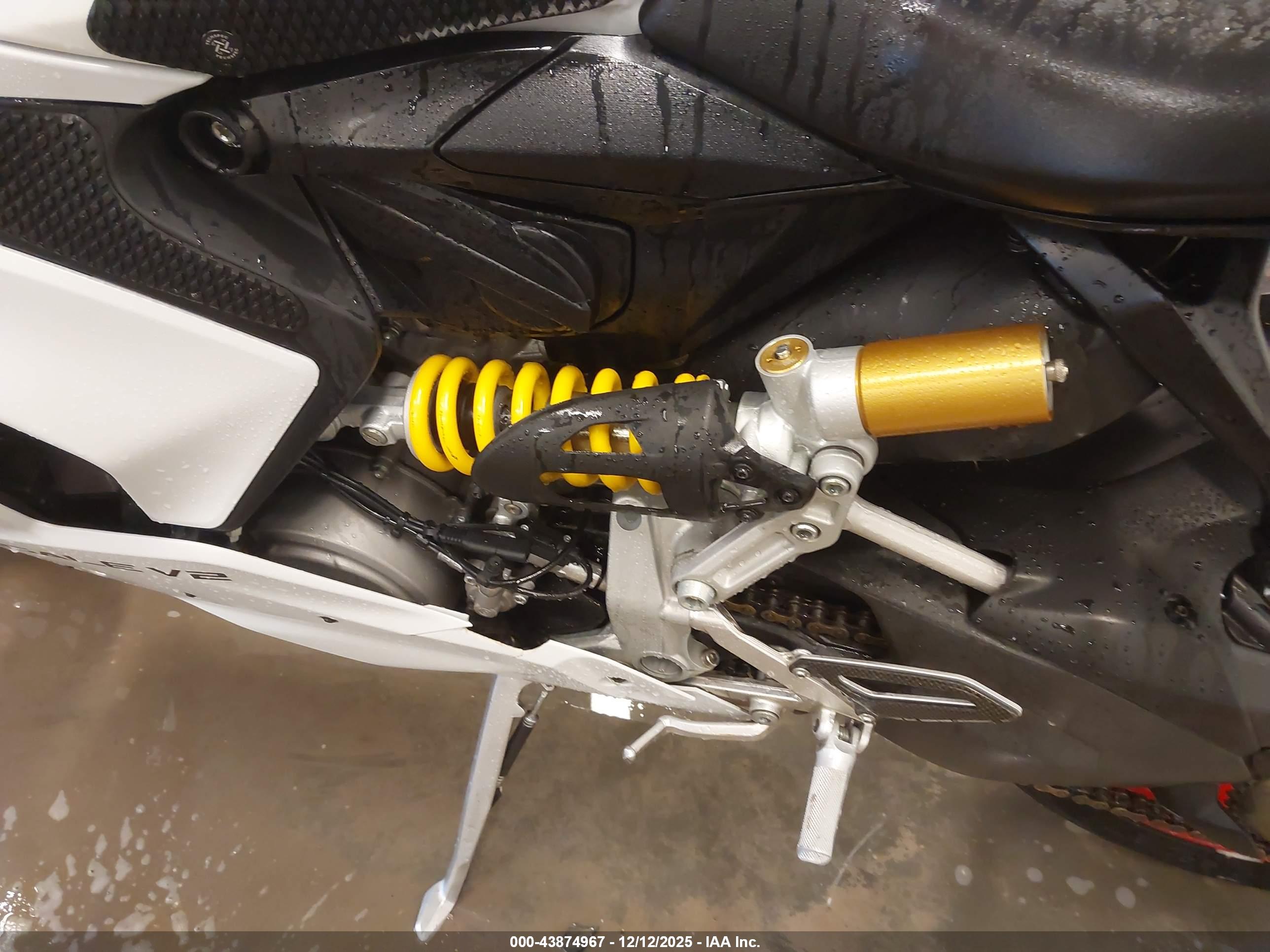 DUCATI PANIGALE image 9