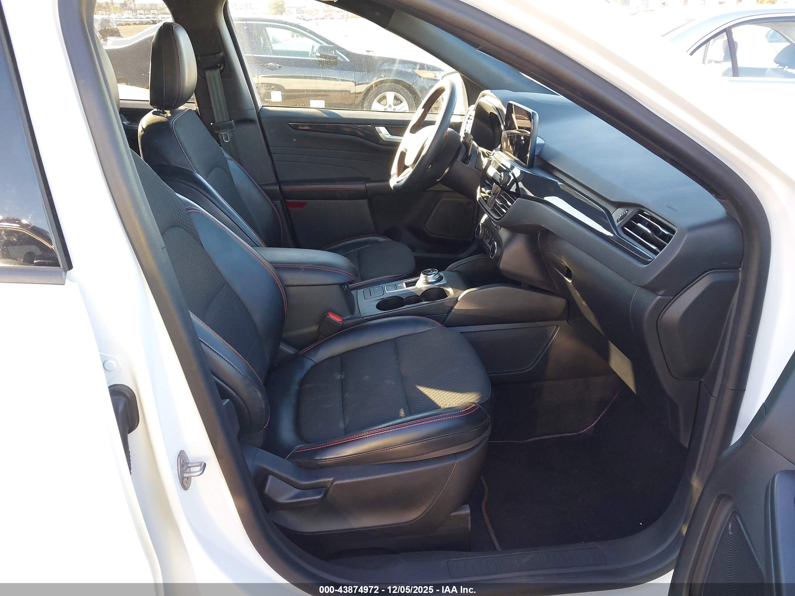 FORD ESCAPE image 5