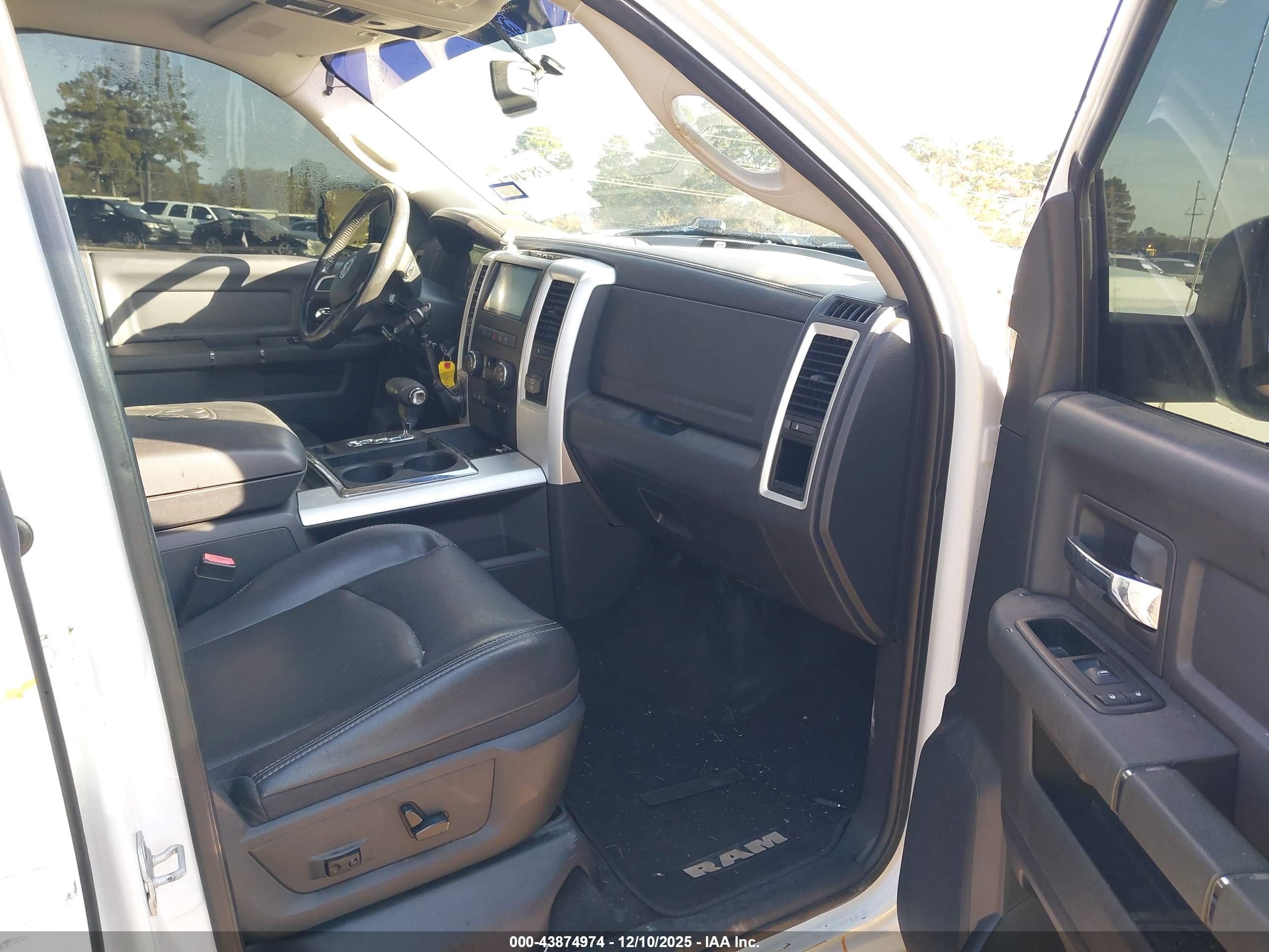 DODGE RAM image 5