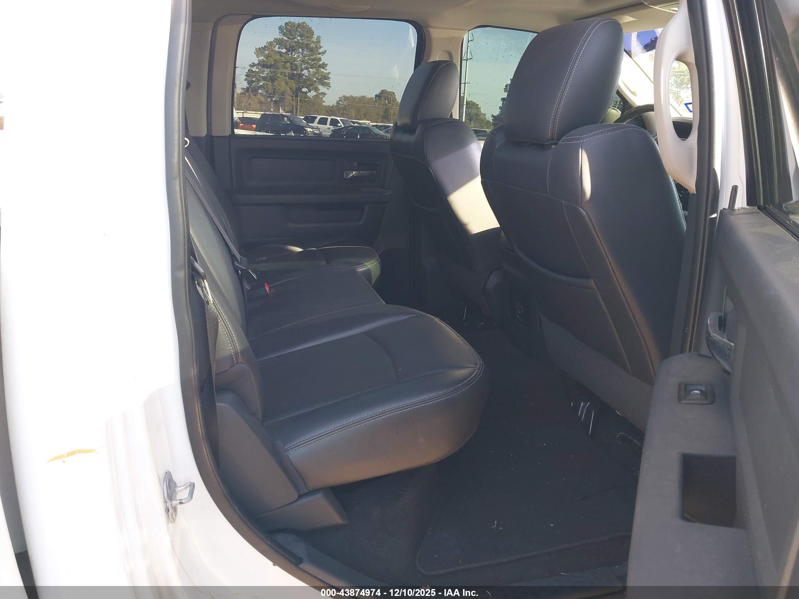 DODGE RAM image 8