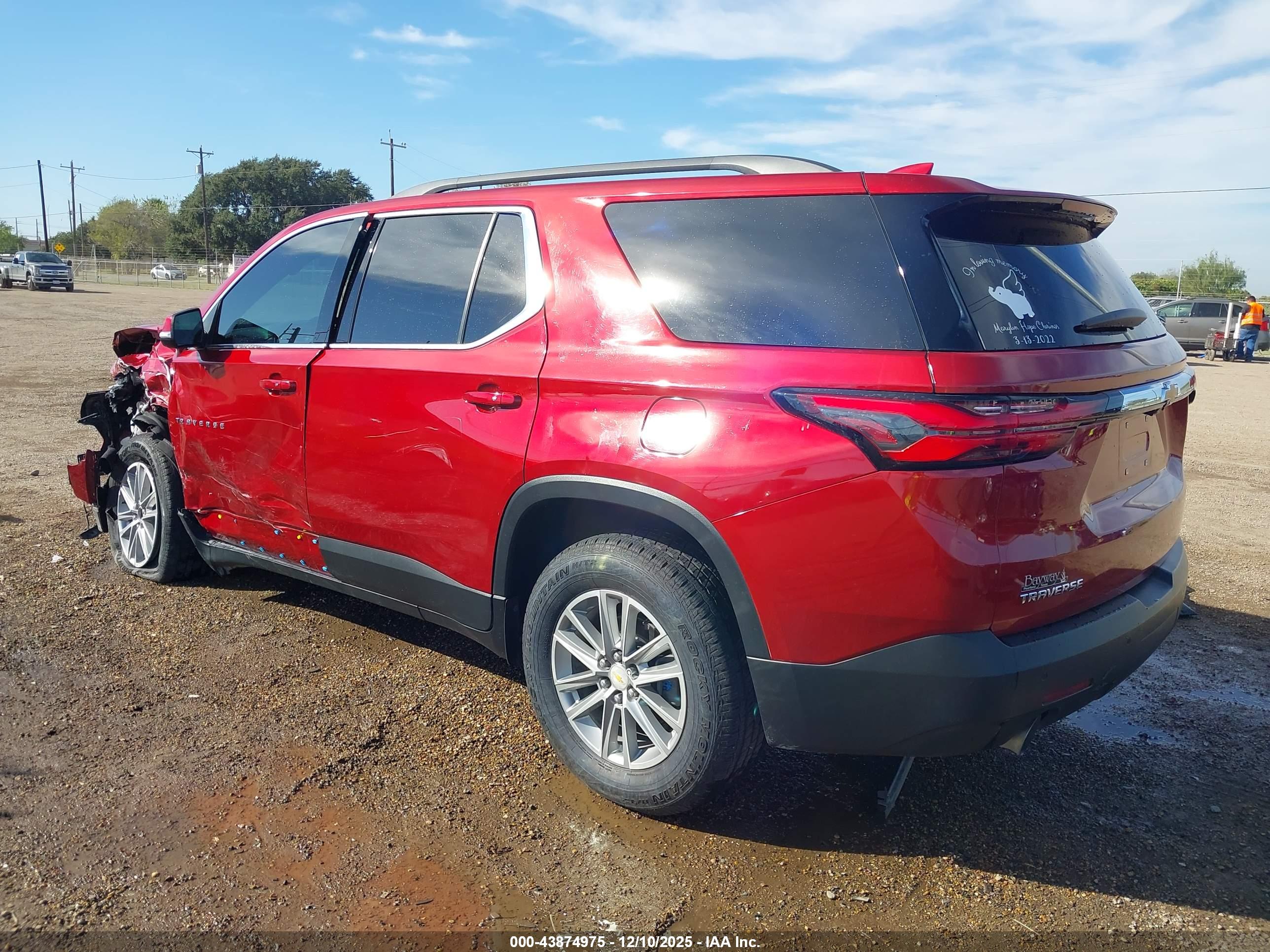 CHEVROLET TRAVERSE image 3