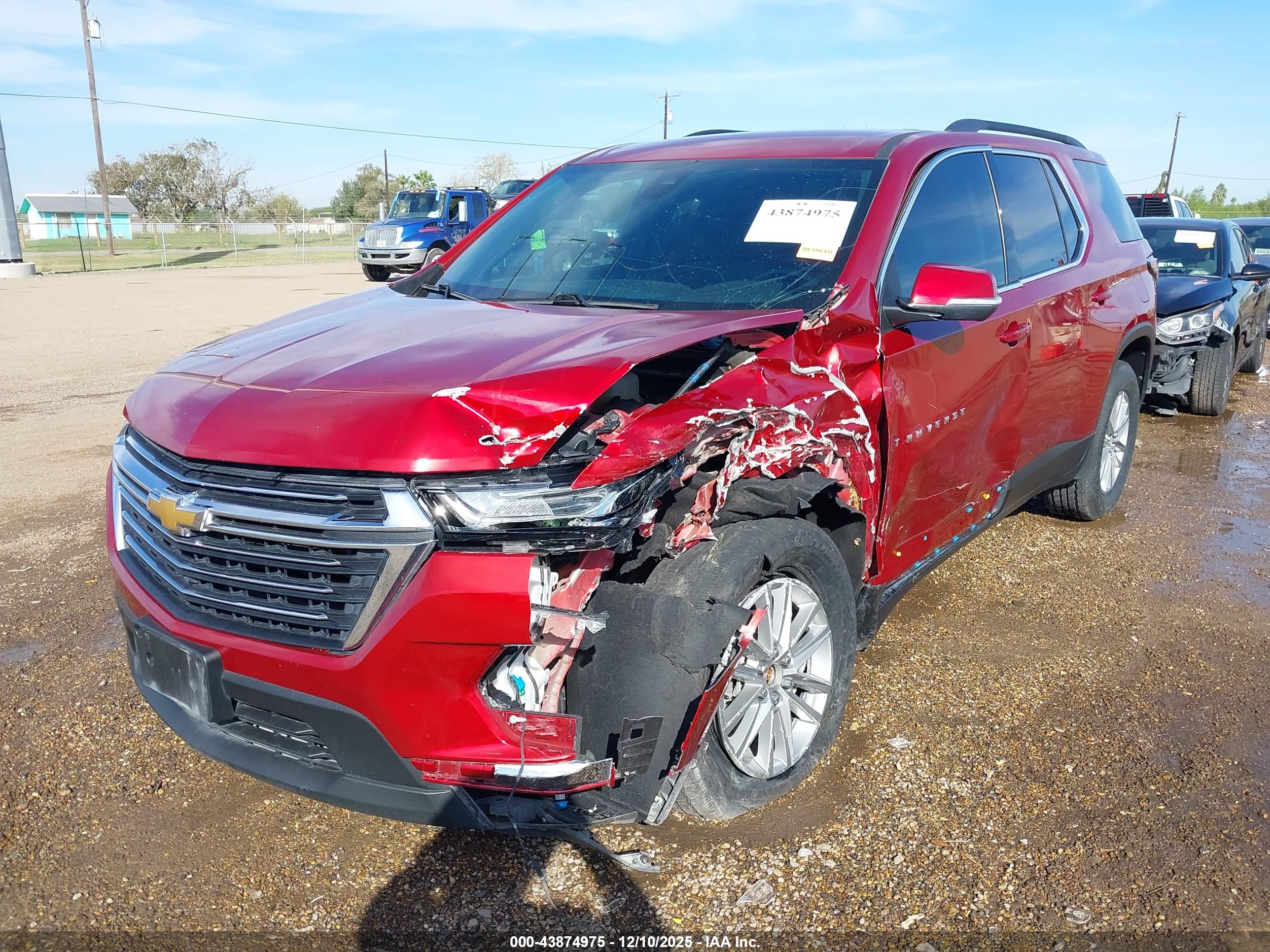 CHEVROLET TRAVERSE image 6