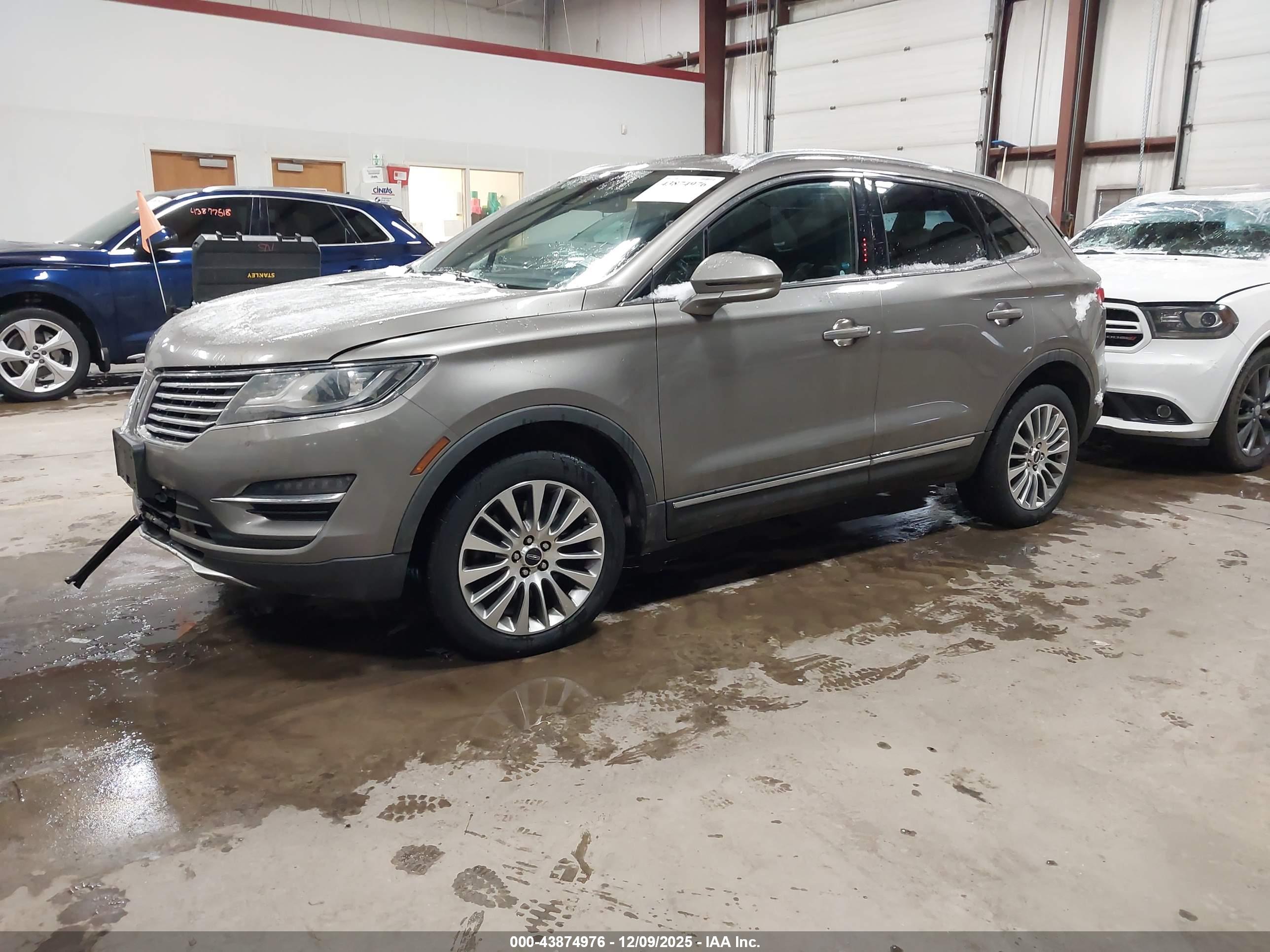 LINCOLN MKC image 2