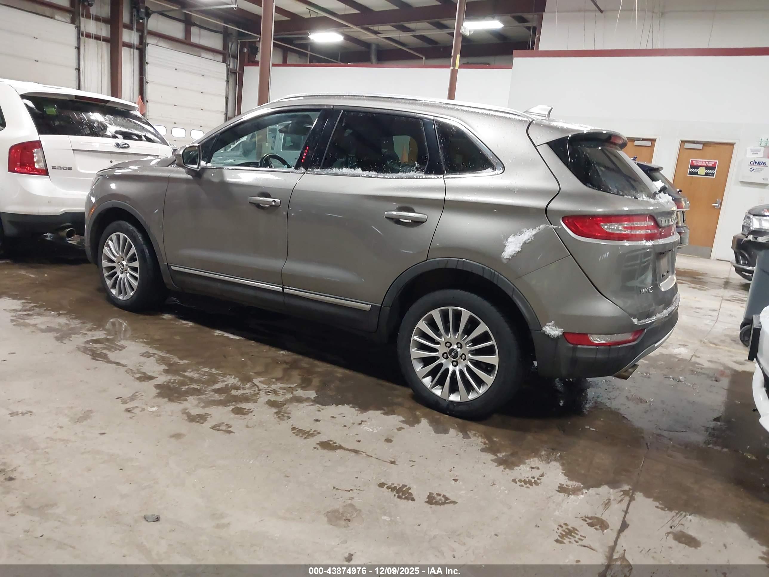 LINCOLN MKC image 3