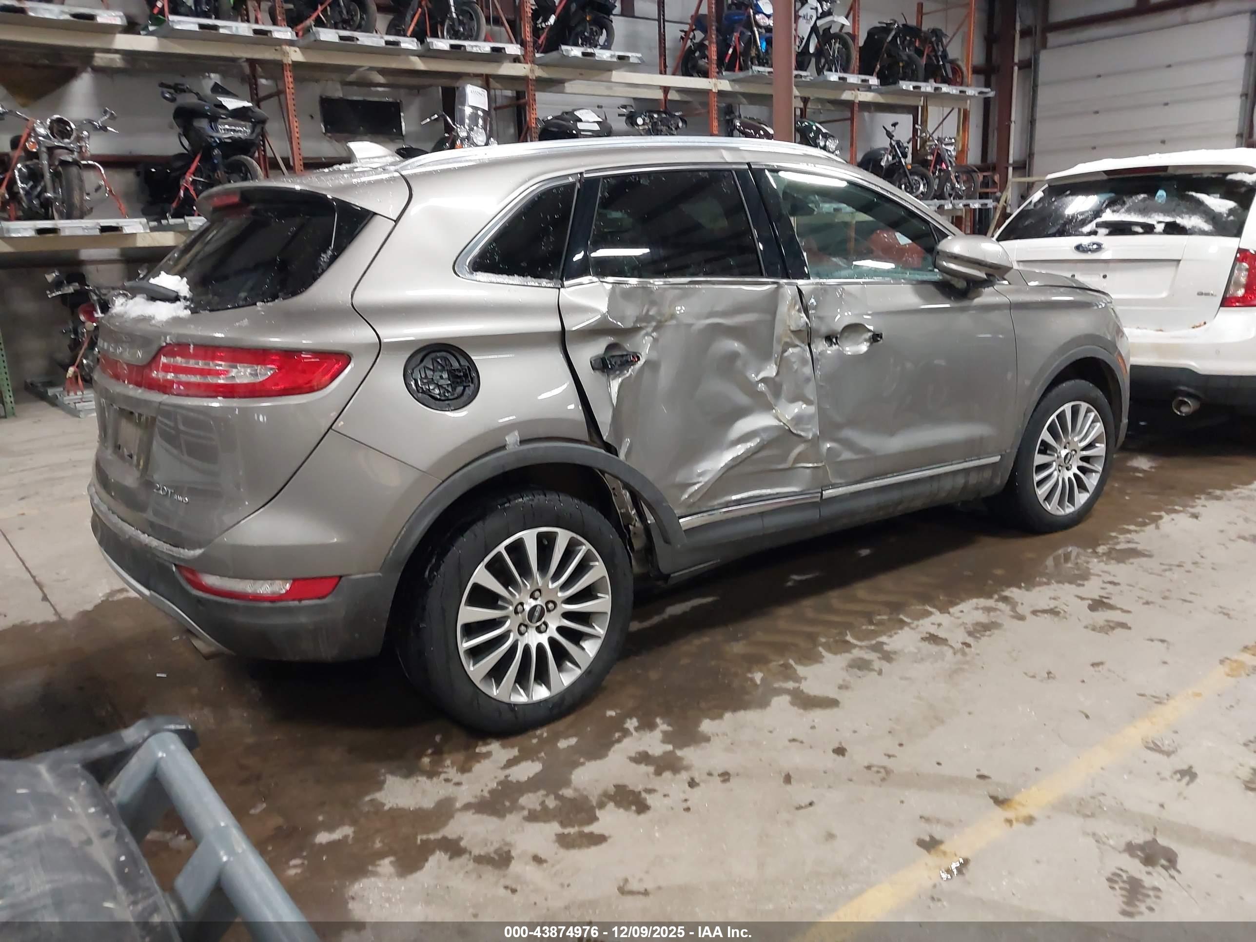 LINCOLN MKC image 4