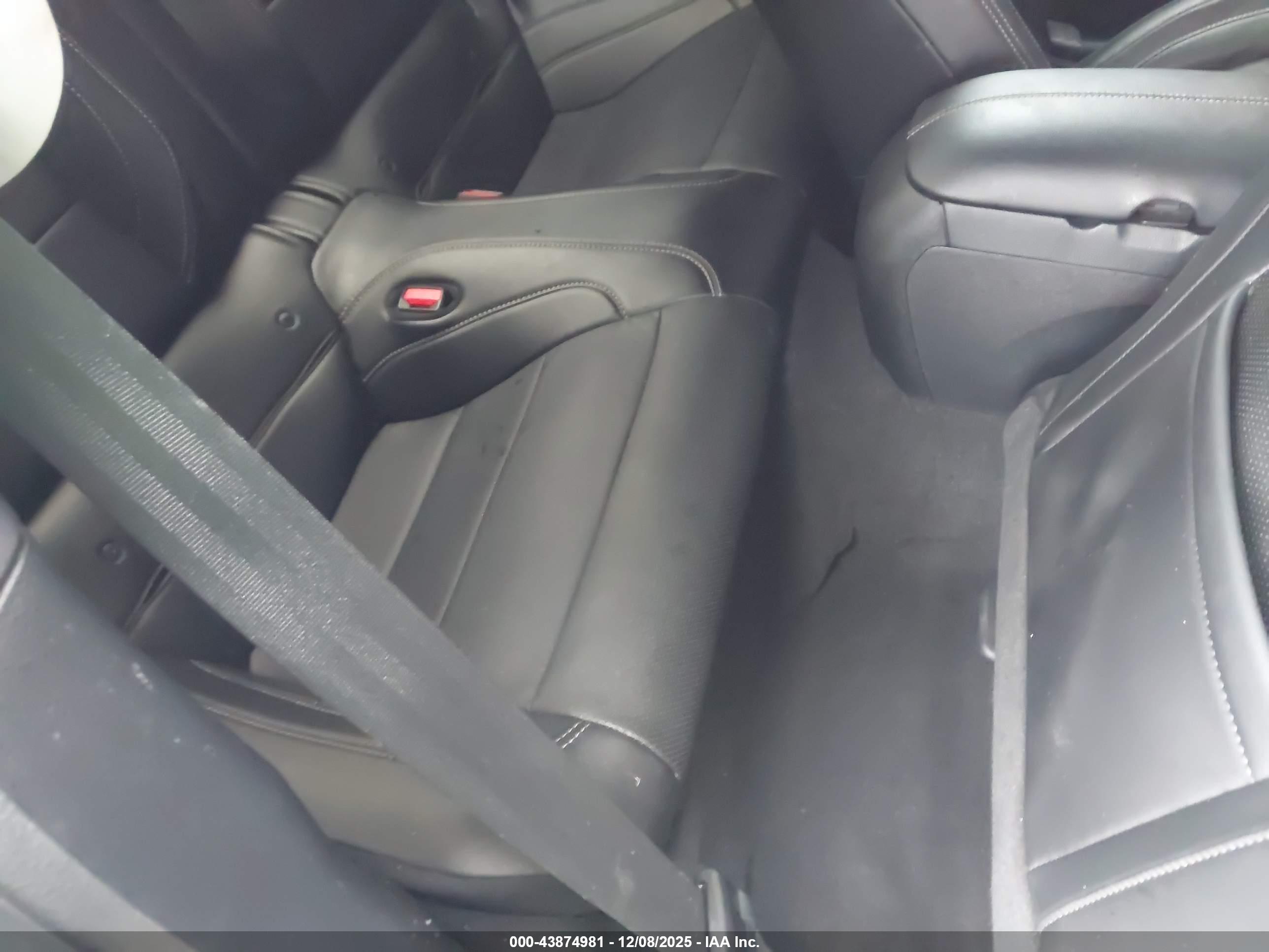 FORD MUSTANG image 8