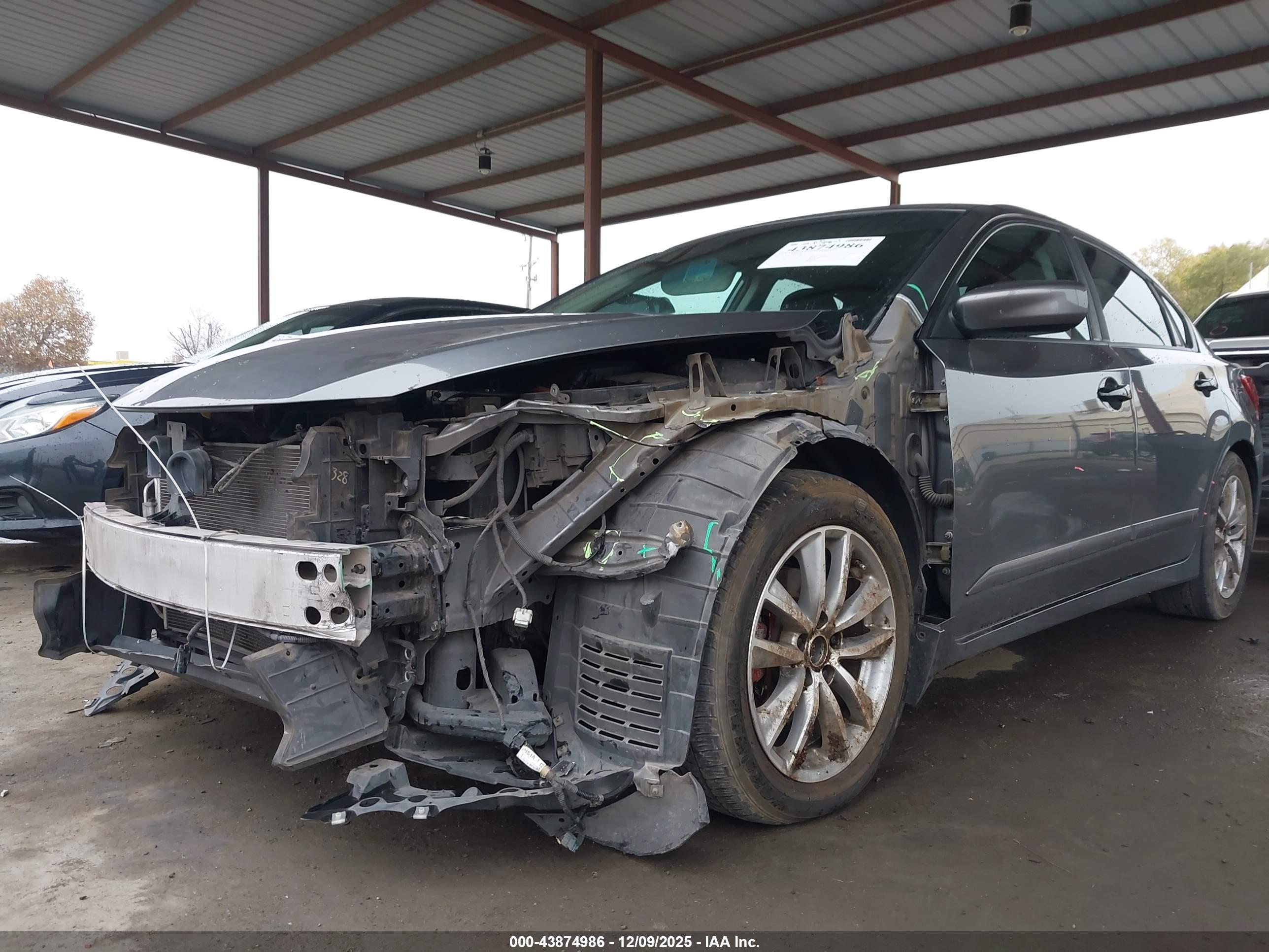 NISSAN ALTIMA image 2