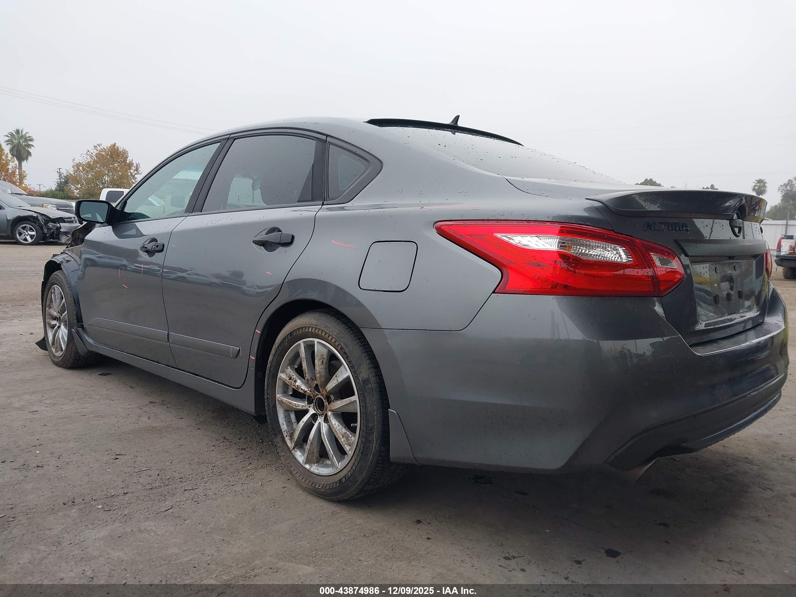 NISSAN ALTIMA image 3