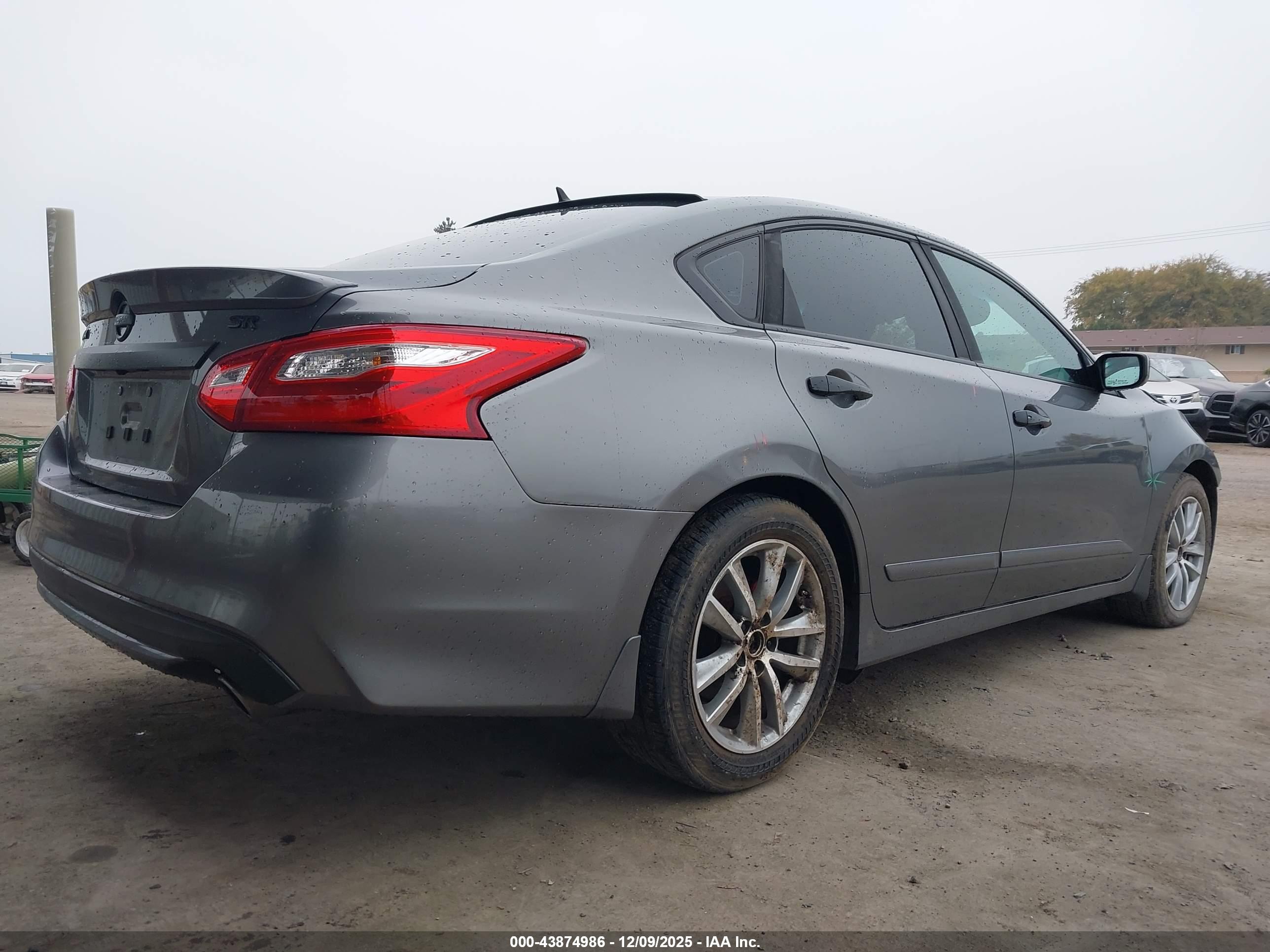 NISSAN ALTIMA image 4