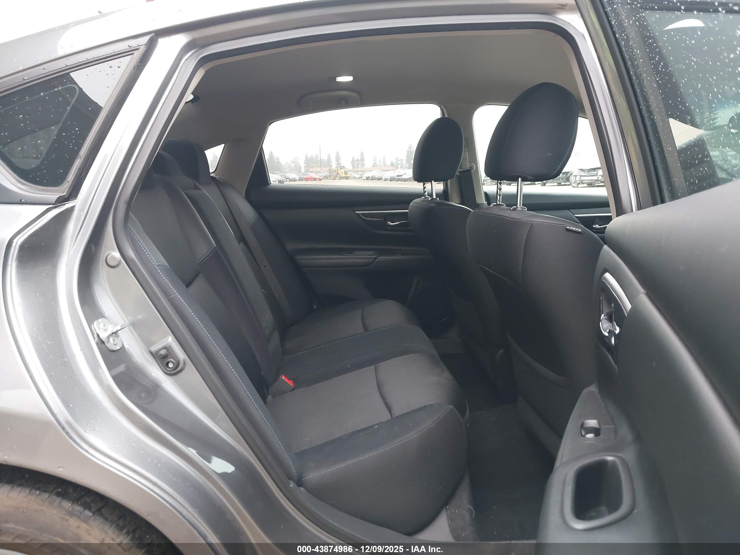 NISSAN ALTIMA image 8