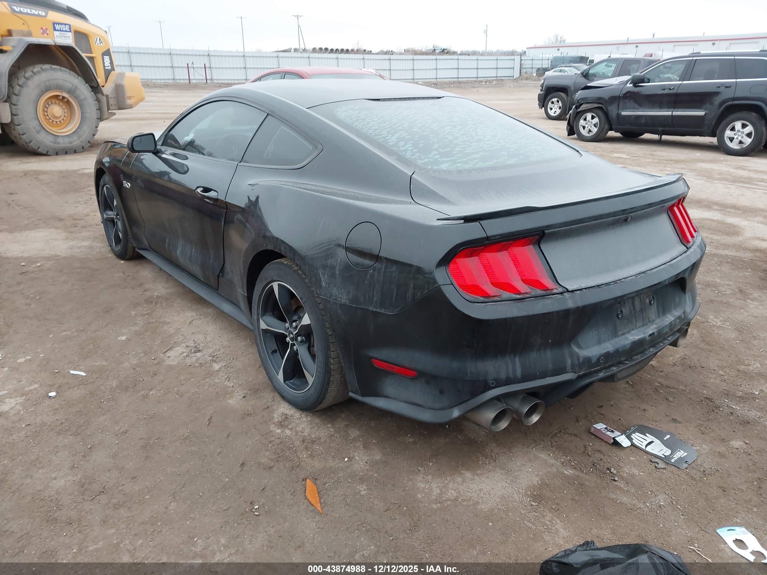 FORD MUSTANG image 3