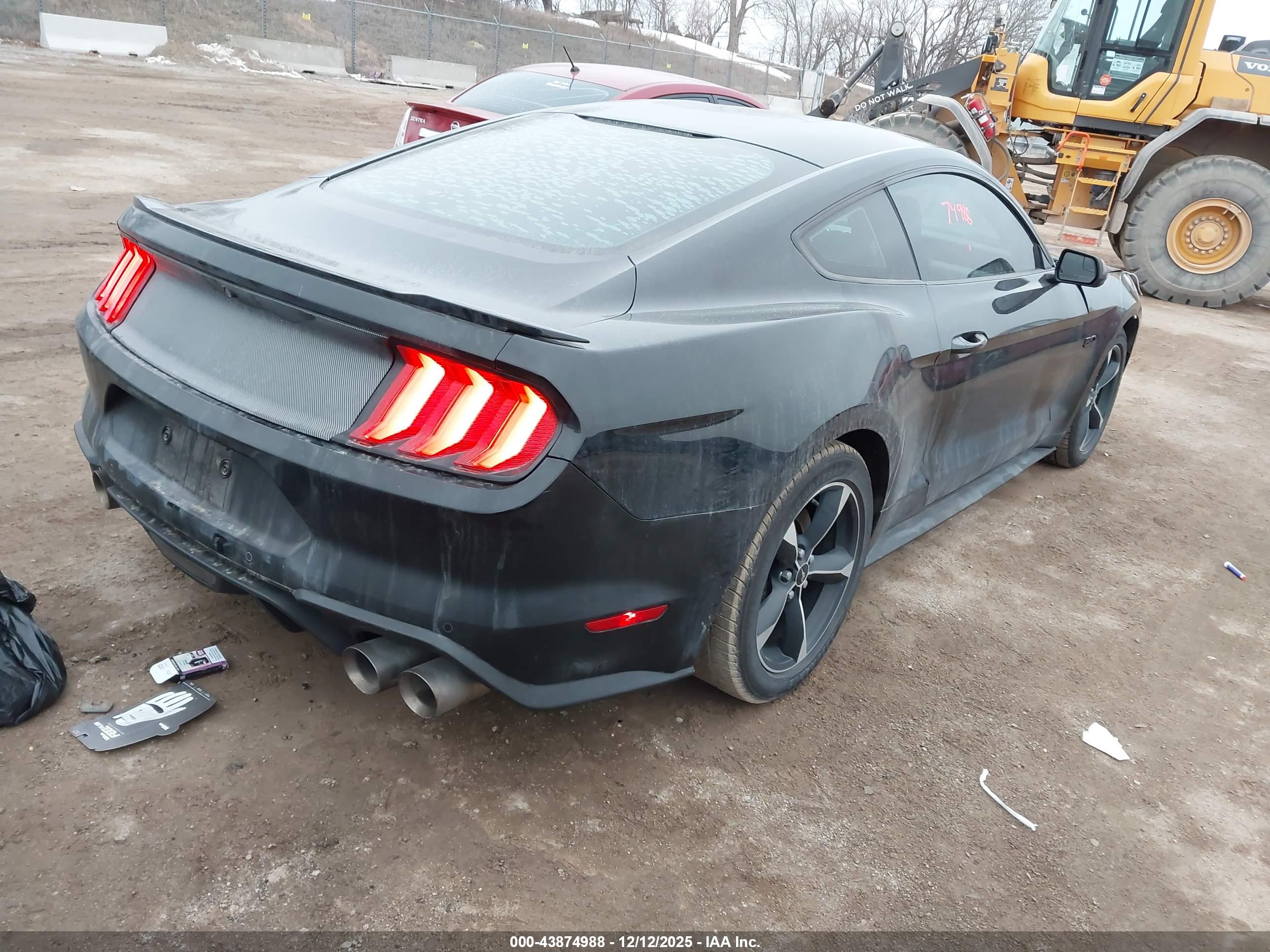 FORD MUSTANG image 4