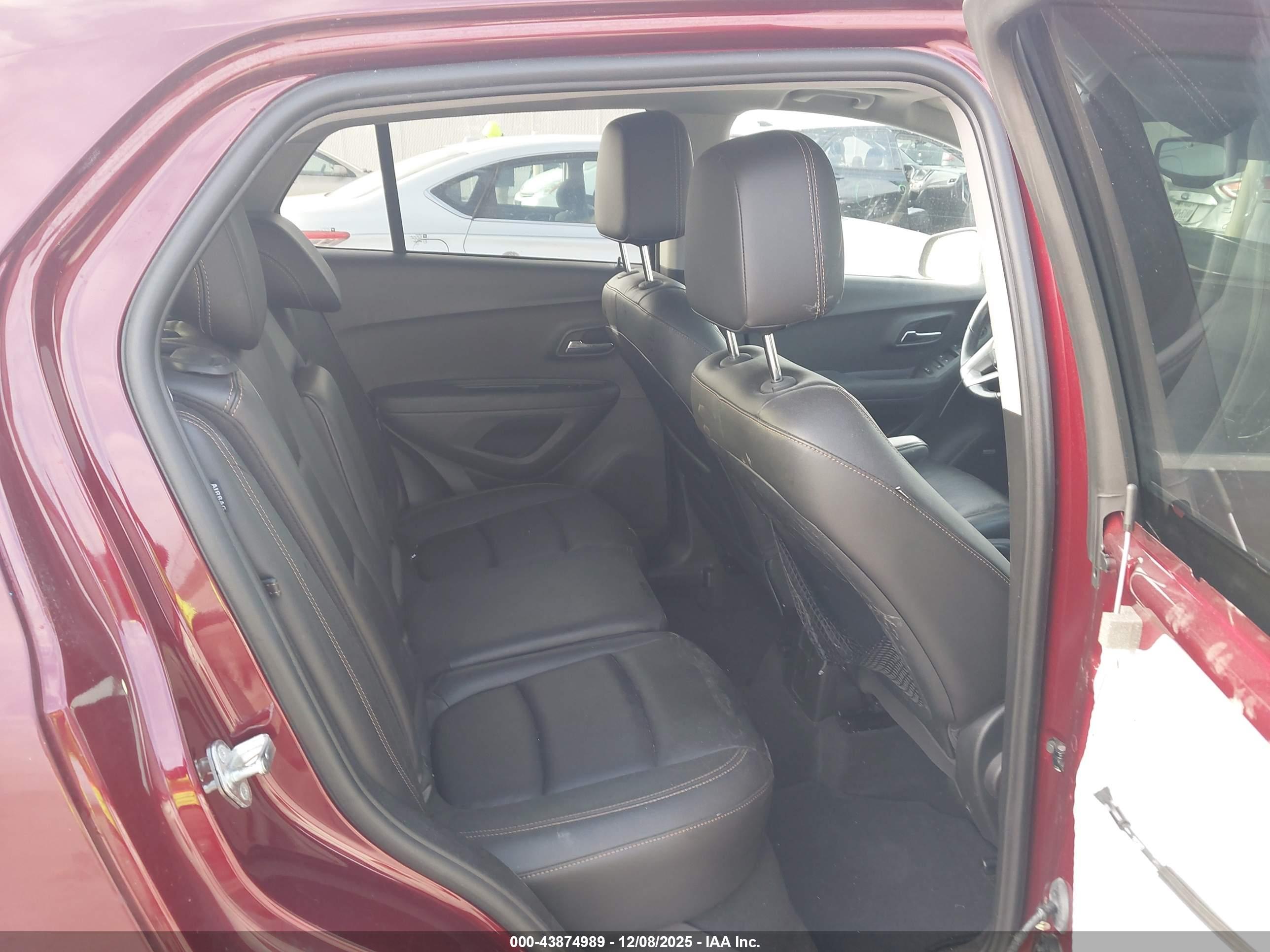 CHEVROLET TRAX image 8