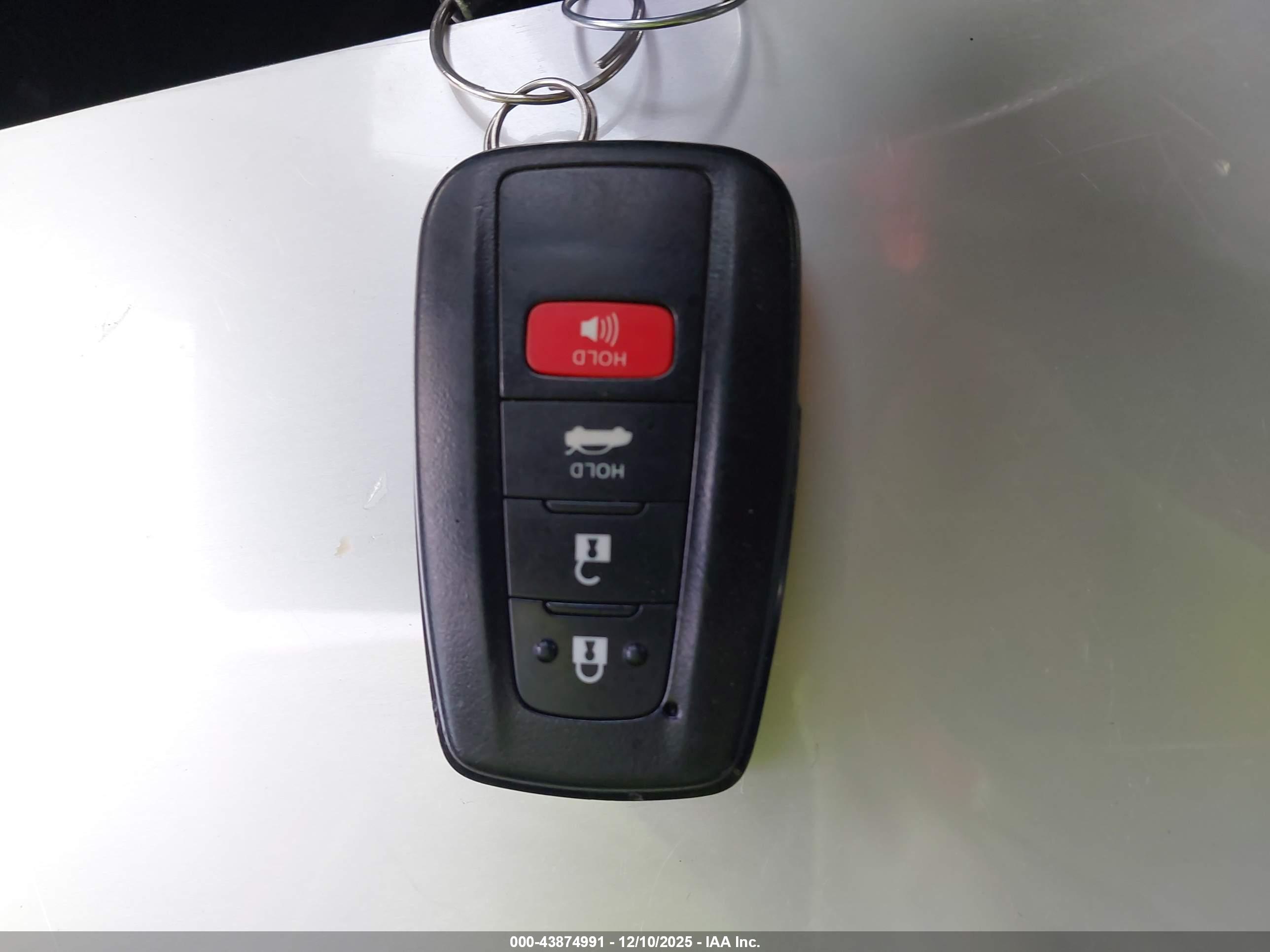 TOYOTA CAMRY image 11