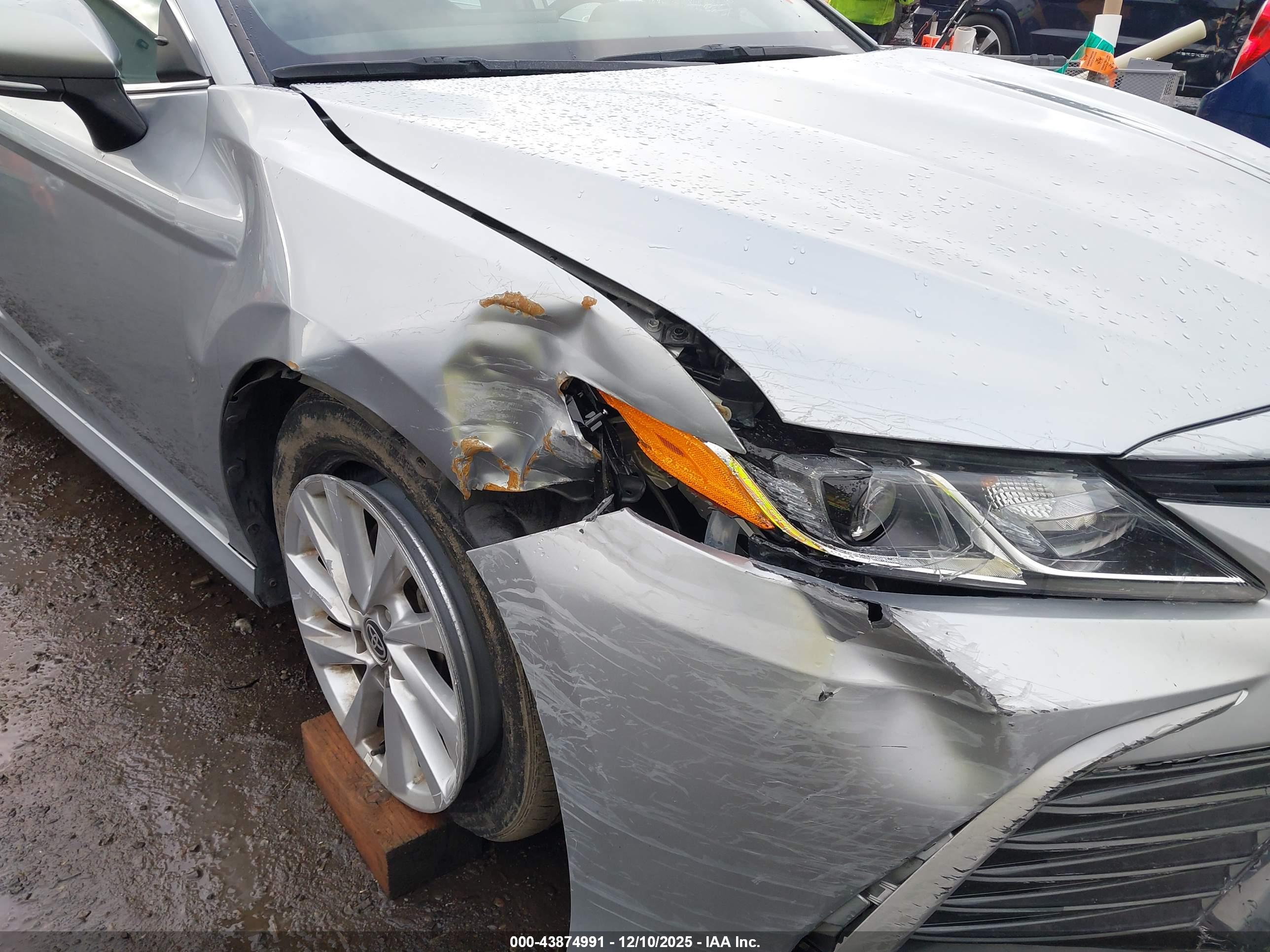 TOYOTA CAMRY image 6